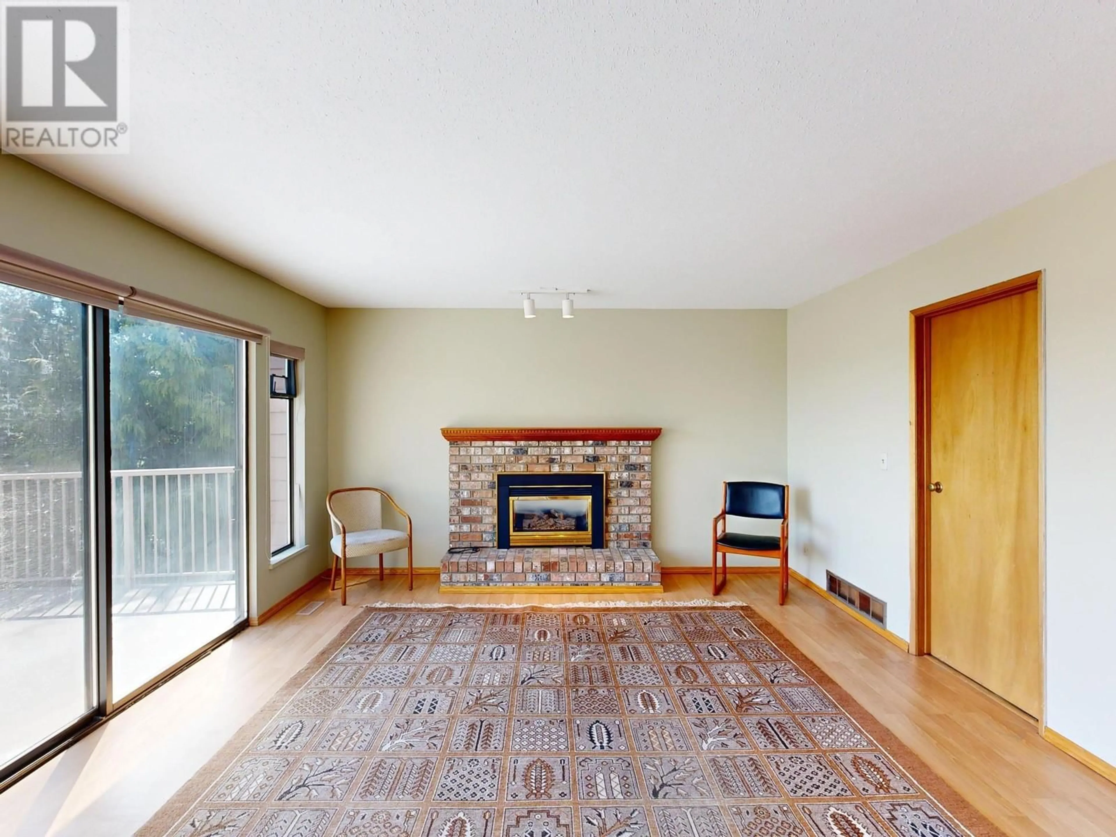 Living room, wood floors for 2222 PETRIE COURT, Coquitlam British Columbia V3K6E7