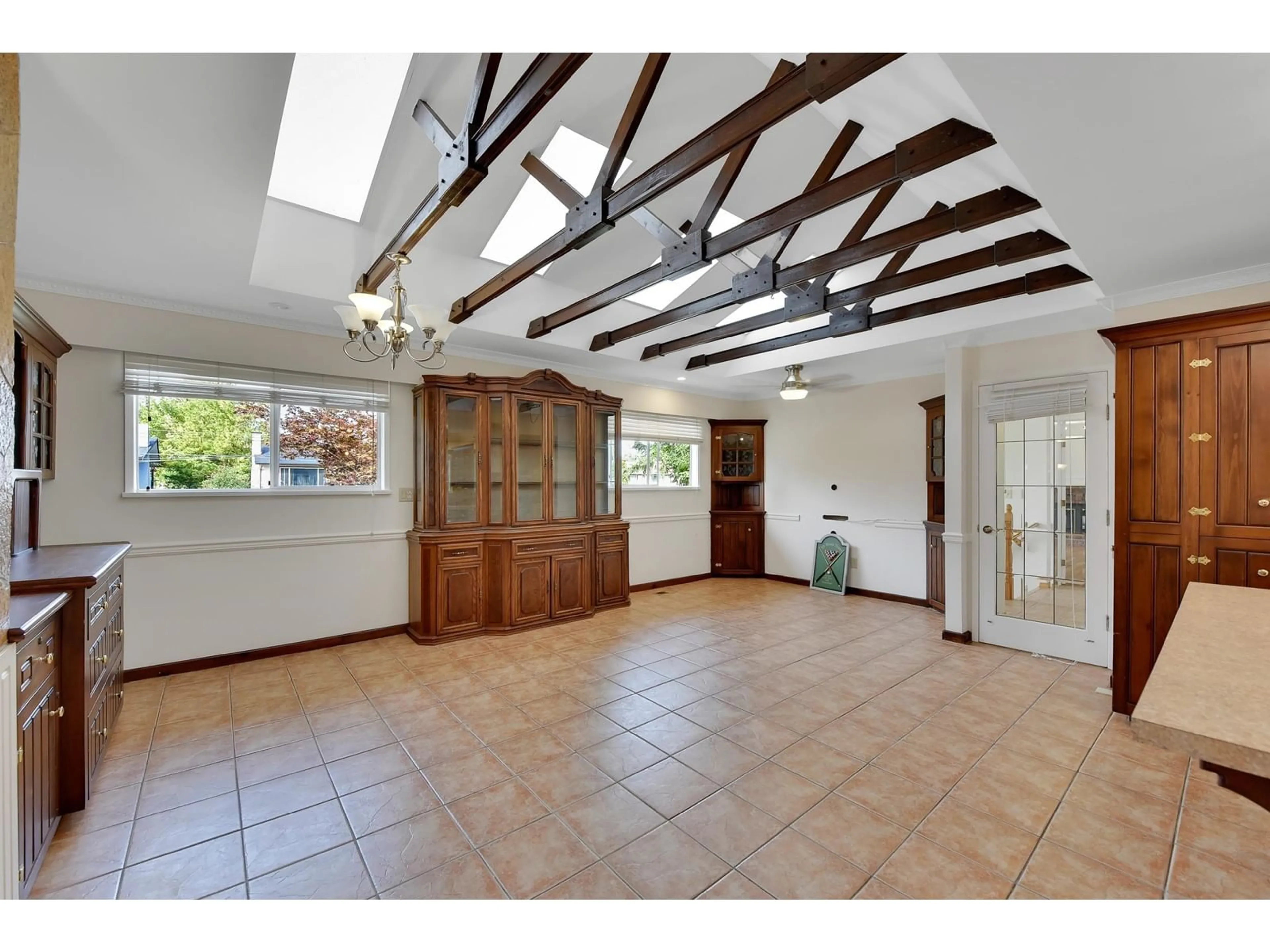 Indoor foyer, wood floors for 27042 28A AVENUE, Langley British Columbia V4W3A4