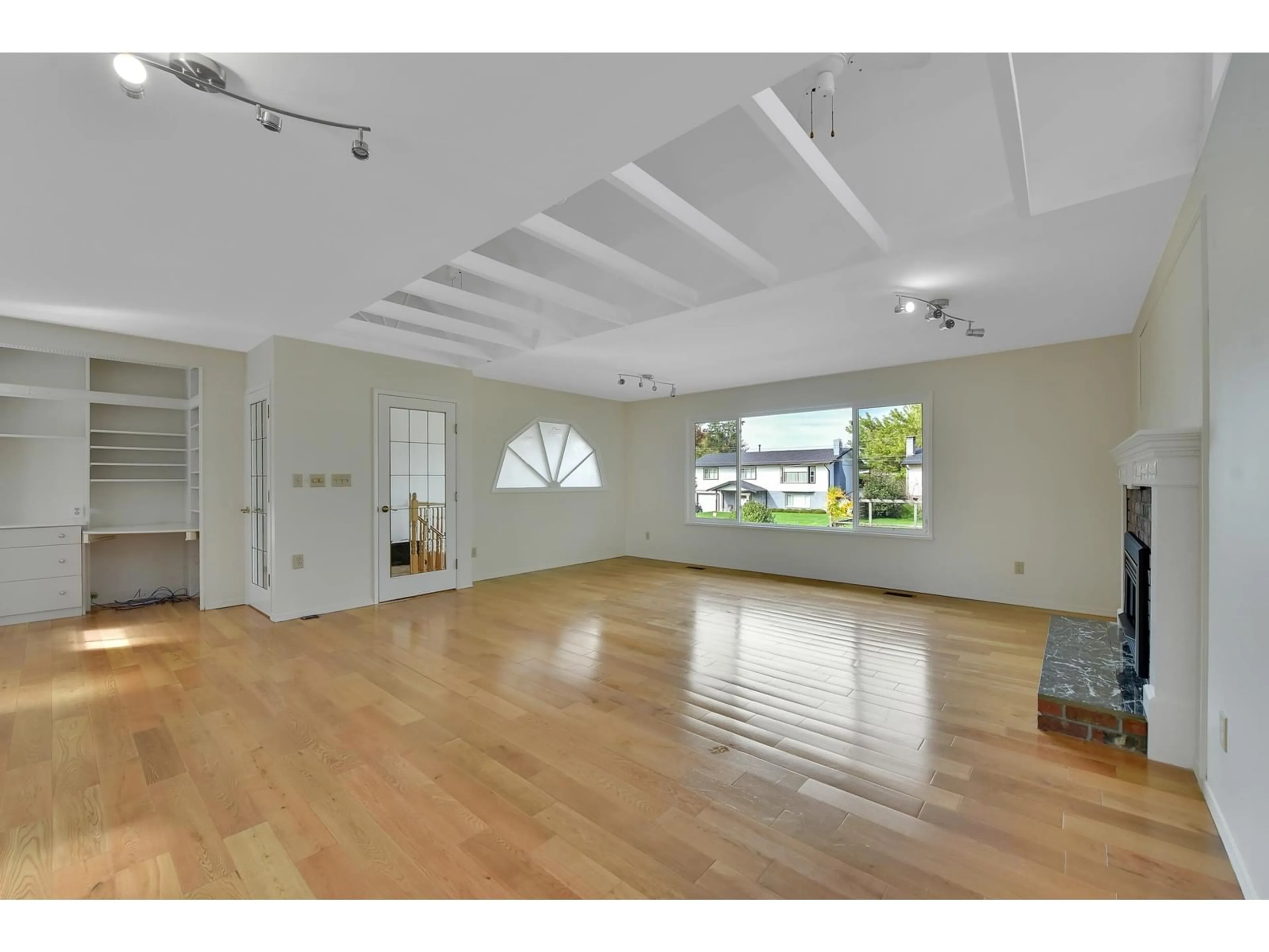 Other indoor space, wood floors for 27042 28A AVENUE, Langley British Columbia V4W3A4