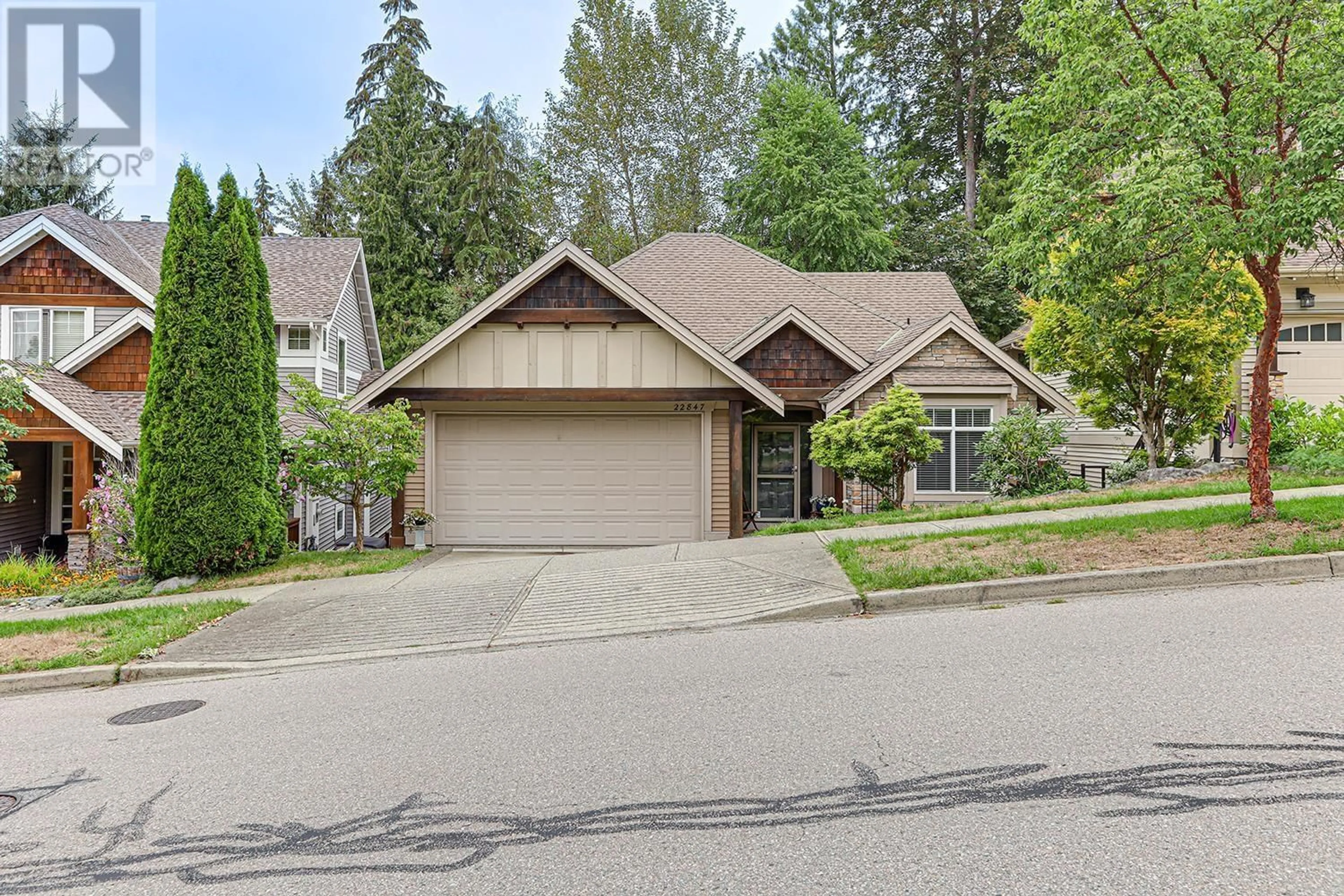 Frontside or backside of a home, the street view for 22847 FOREMAN DRIVE, Maple Ridge British Columbia V4R0B2