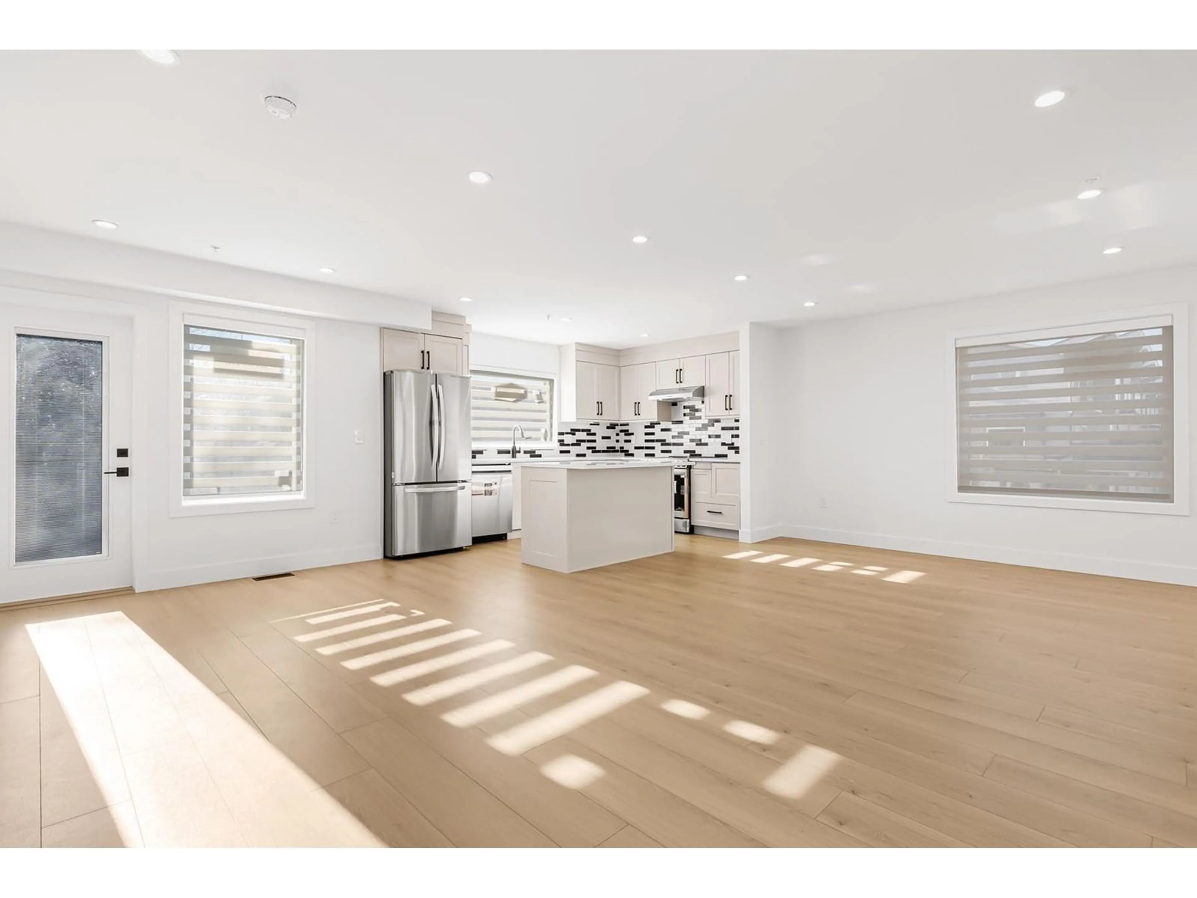 Open concept kitchen, unknown for 6 - 22348 48, Langley British Columbia V3A3N5