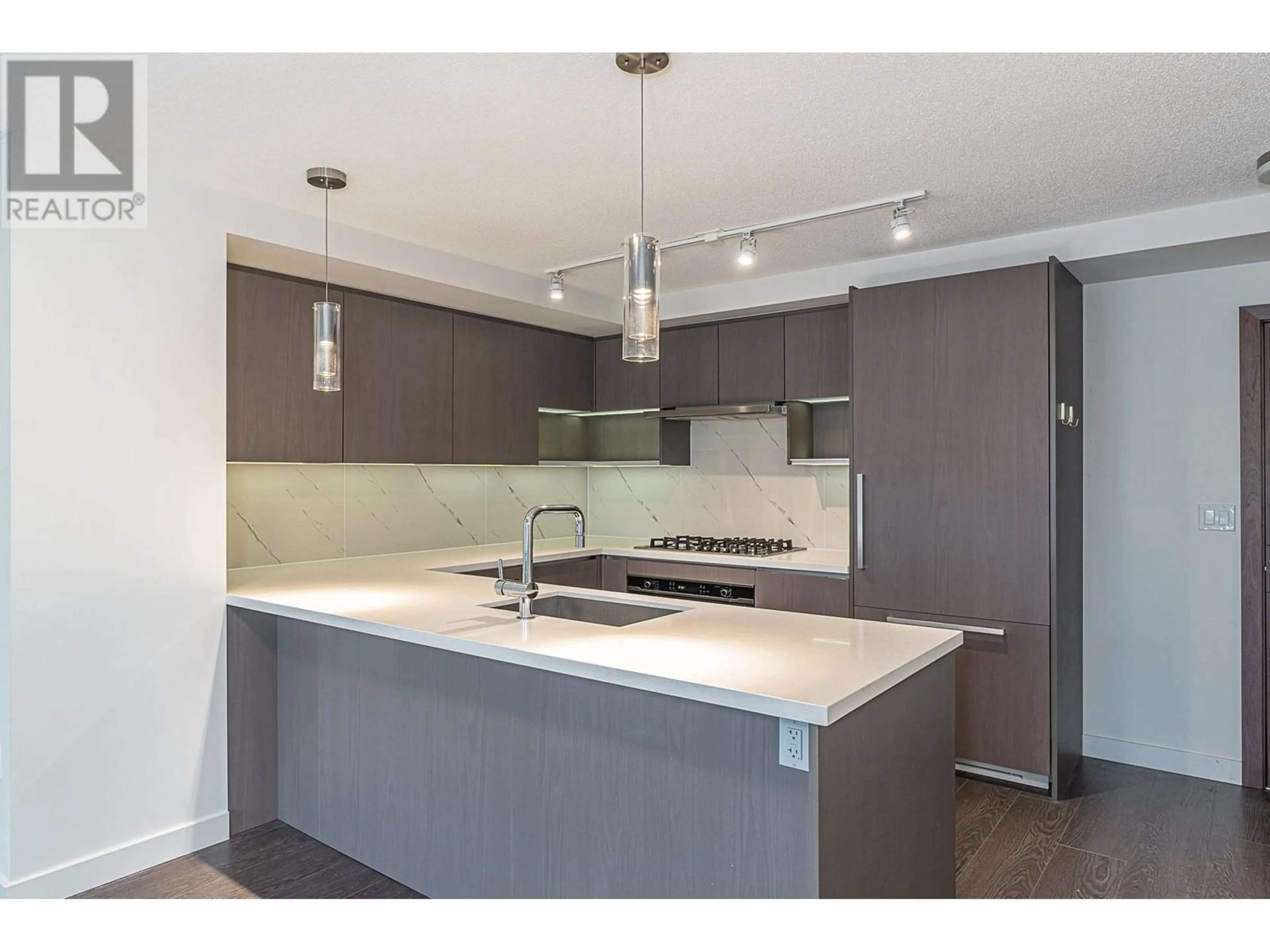 Open concept kitchen for 716 8833 HAZELBRIDGE WAY, Richmond British Columbia V6X0N3