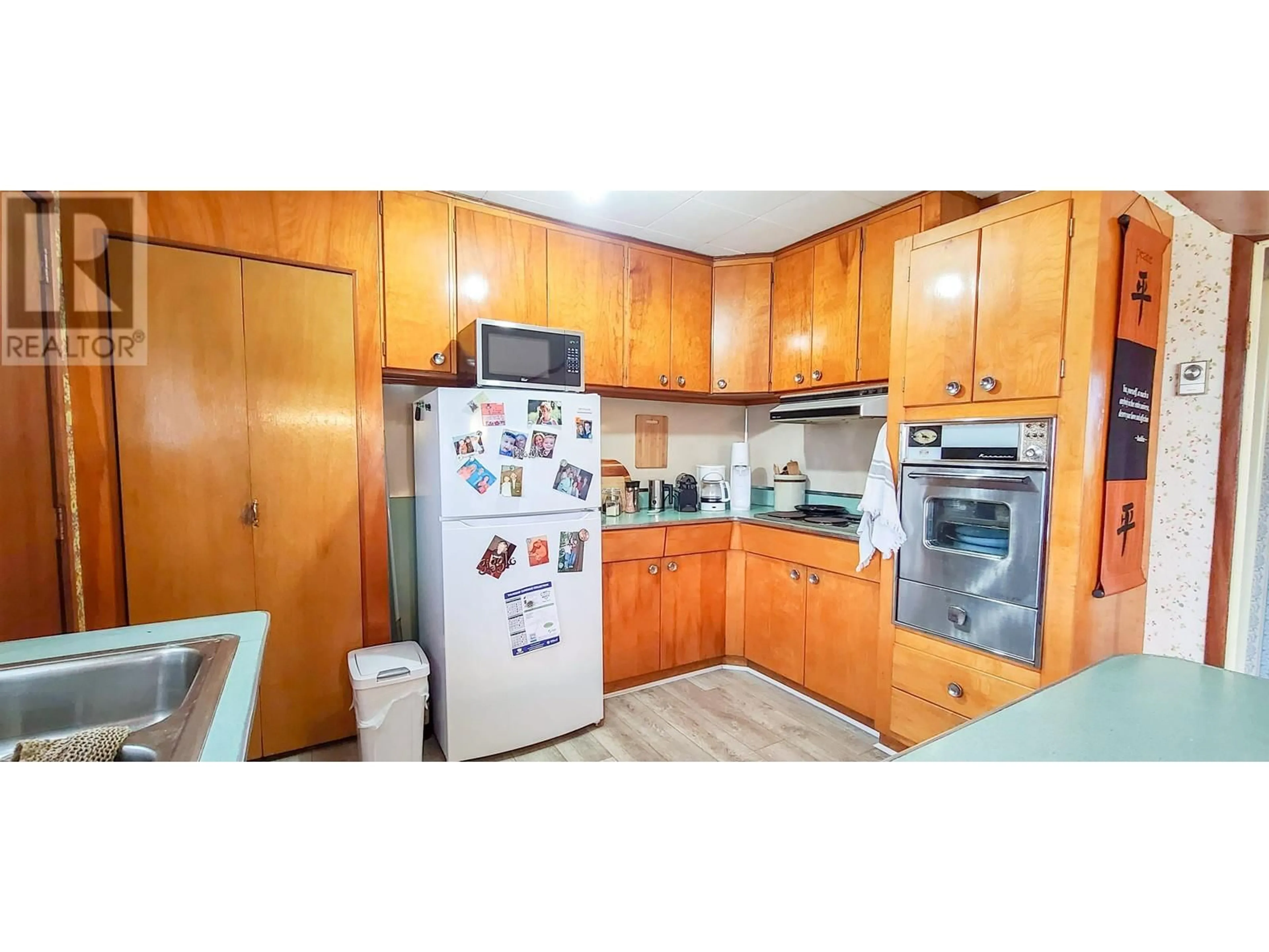 Standard kitchen, cottage for 5 WOHLER STREET, Kitimat British Columbia V8C1H7