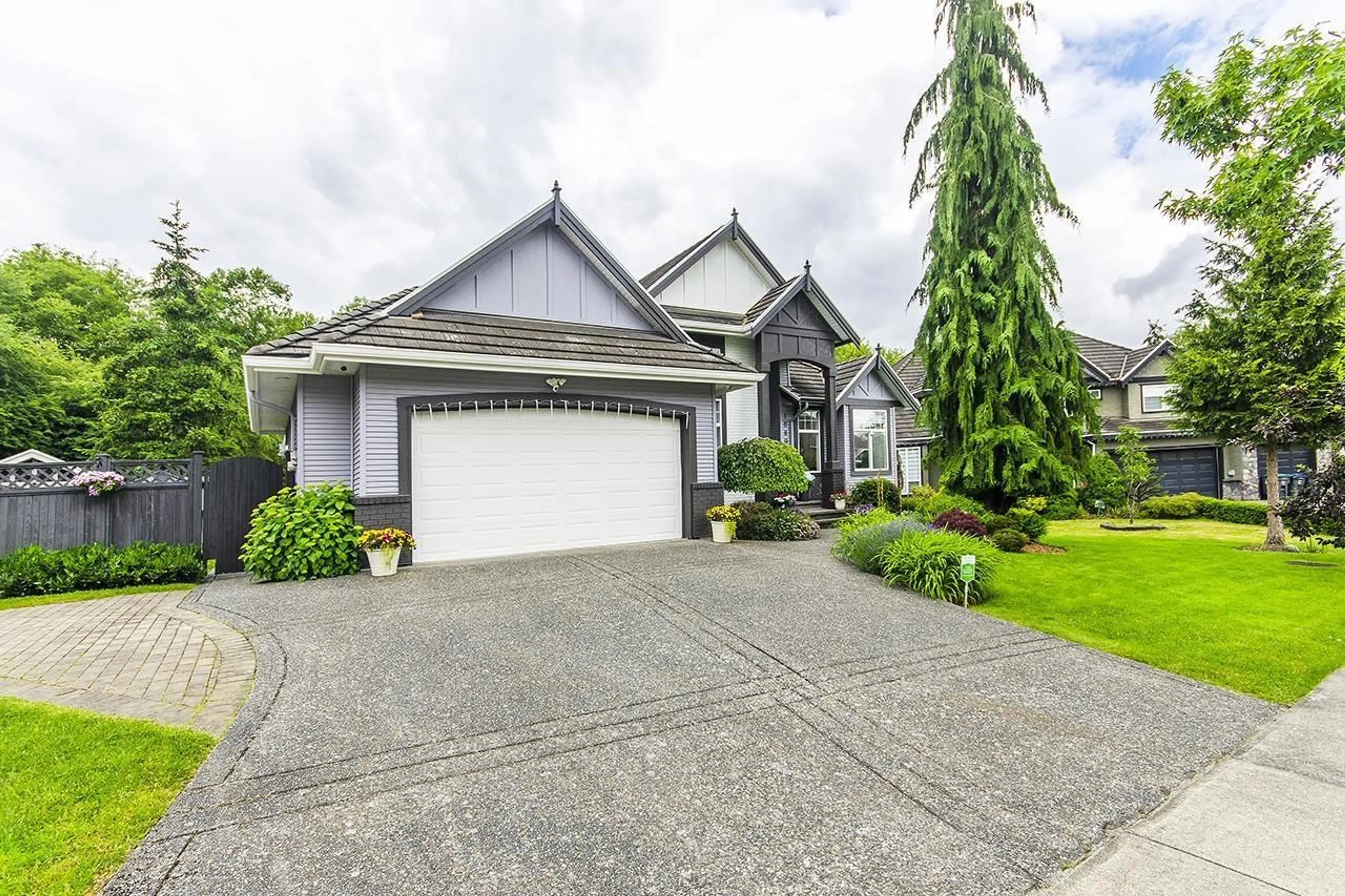 Frontside or backside of a home for 16895 87 AVENUE, Surrey British Columbia V4N5J4