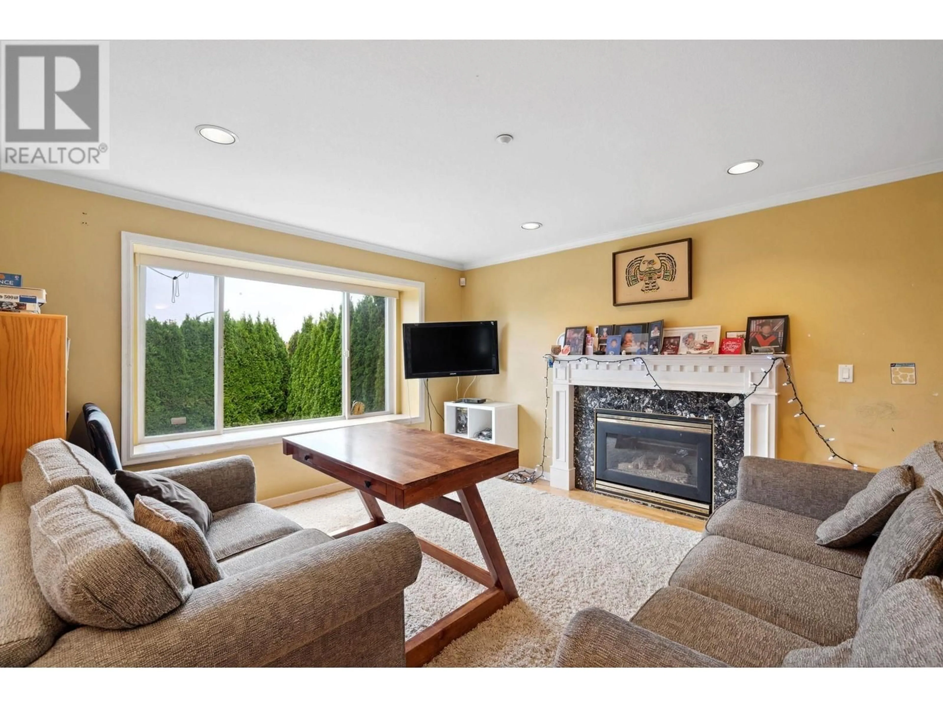 Living room, wood floors for 3298 E 2ND AVENUE, Vancouver British Columbia V5M1G3