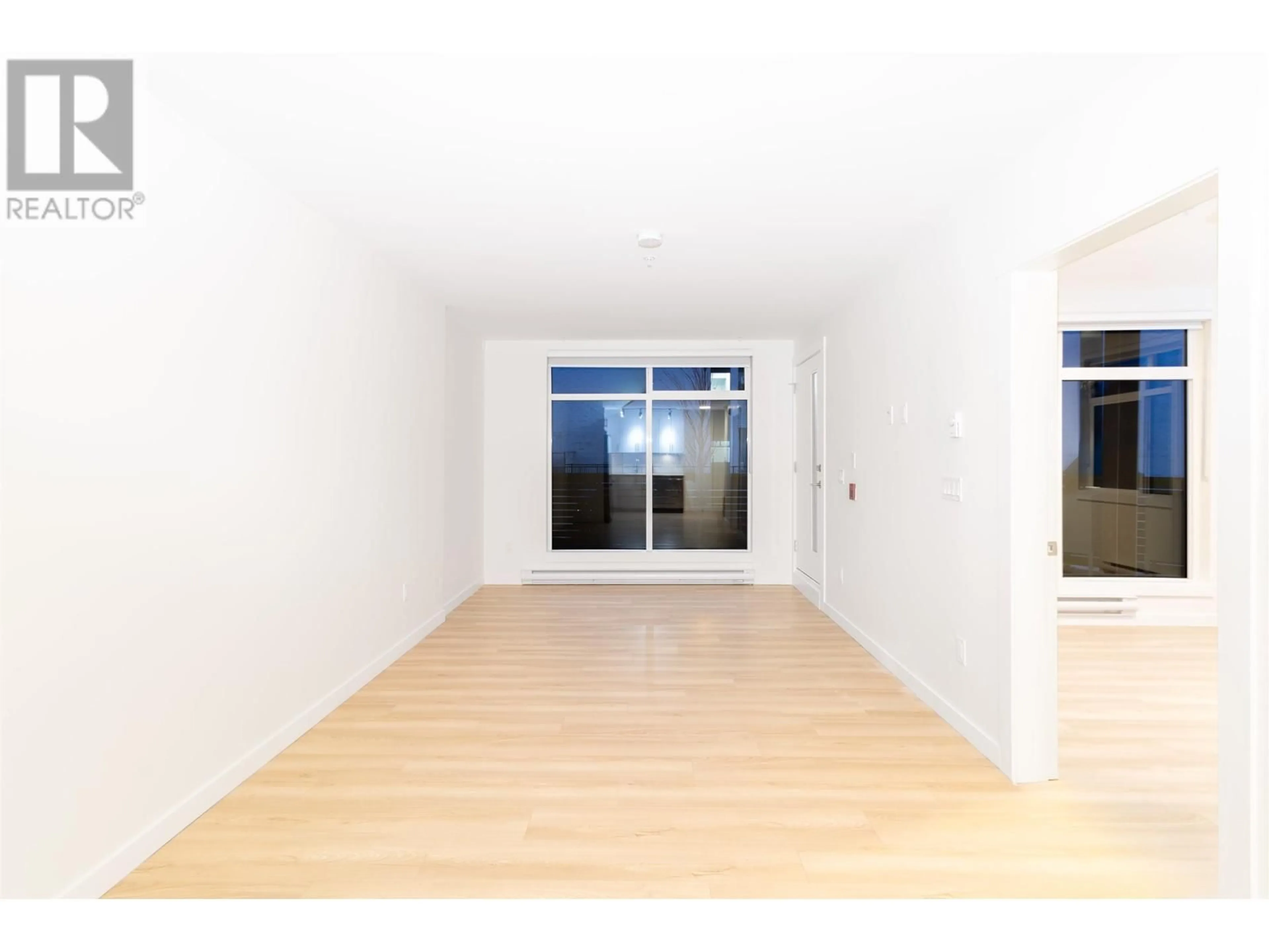 Other indoor space, wood floors for 104 232 SIXTH STREET, New Westminster British Columbia V3L3A4