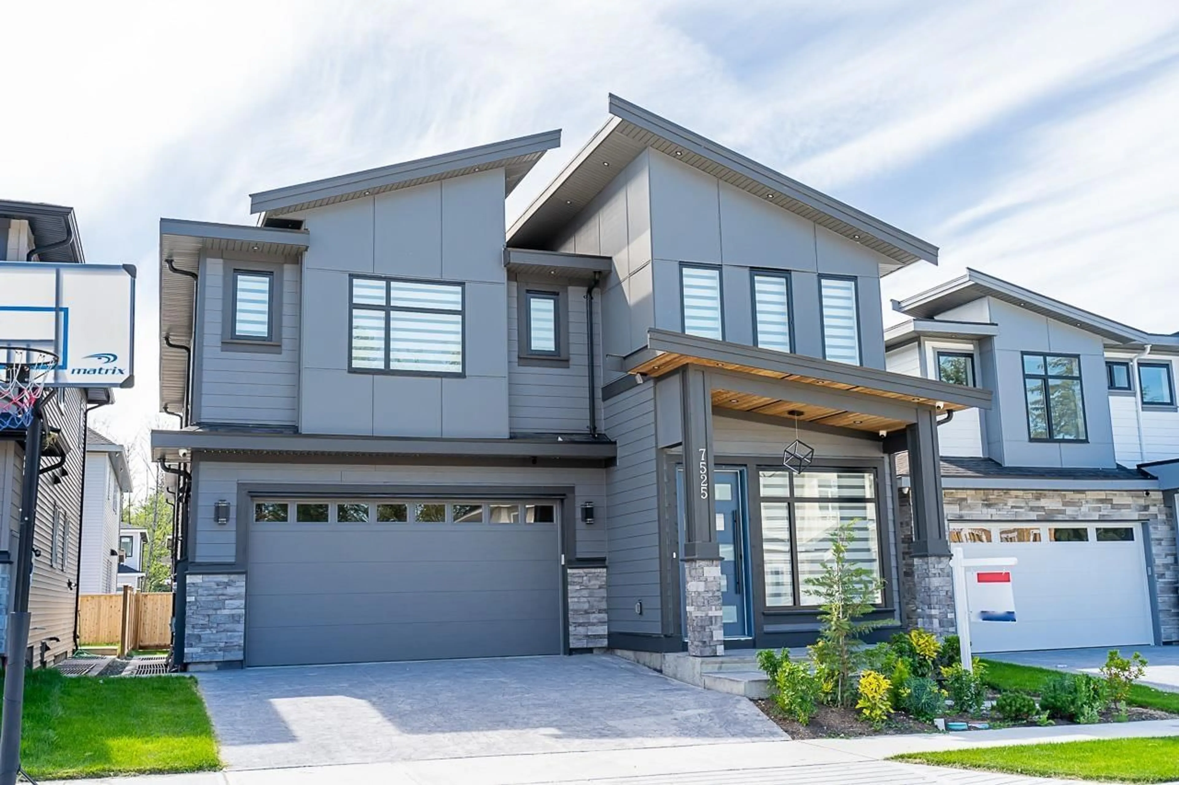 Home with brick exterior material, street for 7525 205A, Langley British Columbia V2Y1V5