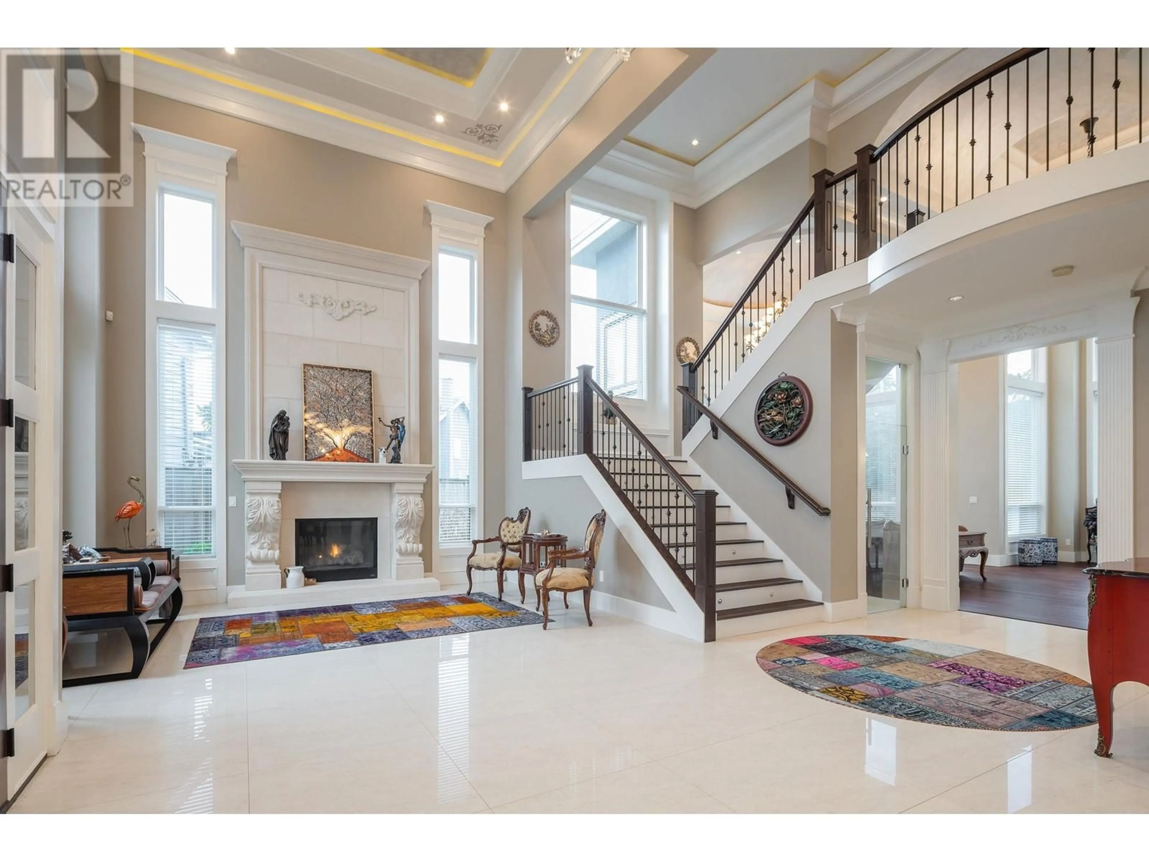 Indoor foyer, wood floors for 7480 MANNING COURT, Richmond British Columbia V7A4J4