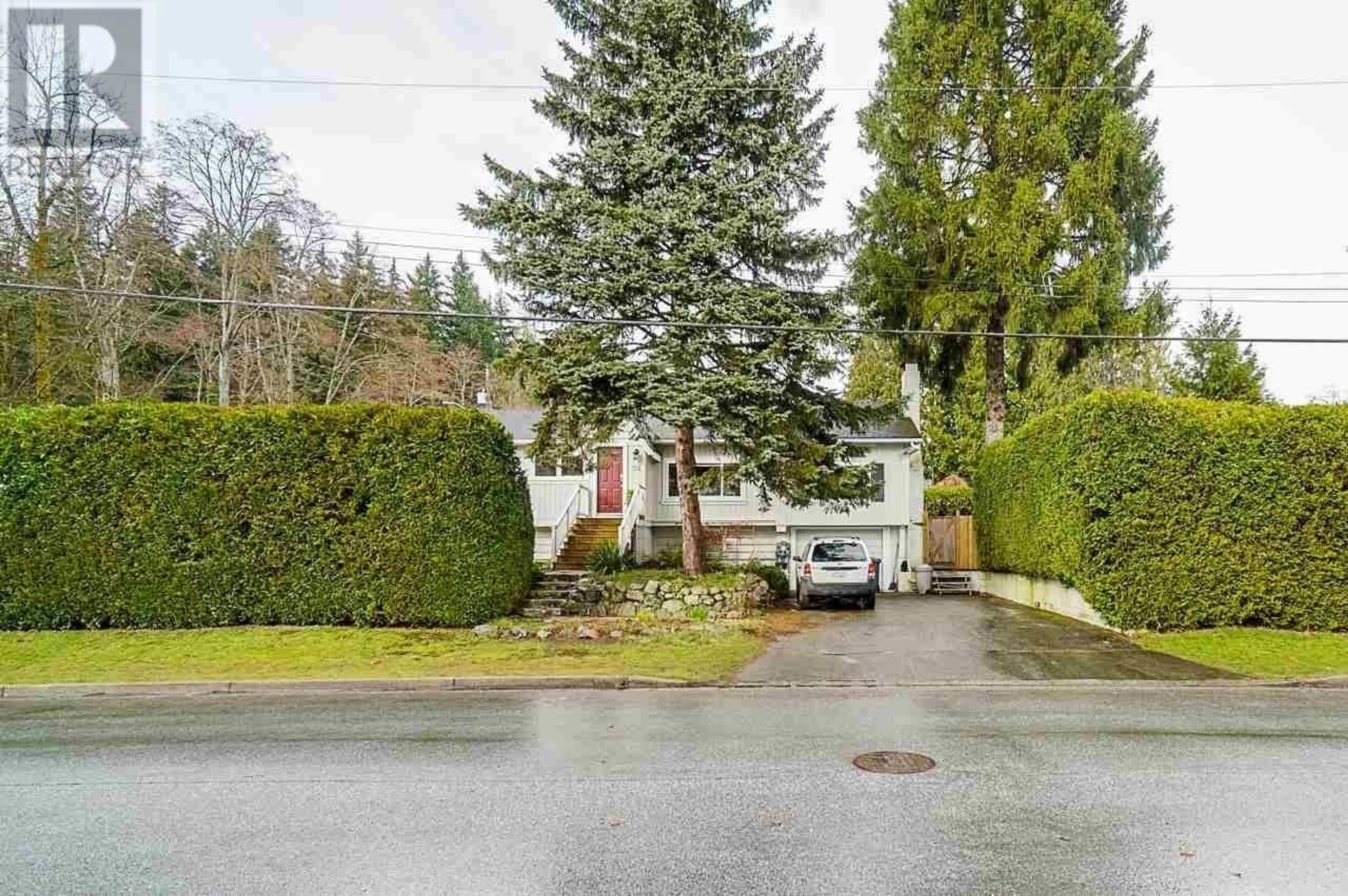 A pic from exterior of the house or condo for 511 CHAPMAN AVENUE, Coquitlam British Columbia V3J4A1