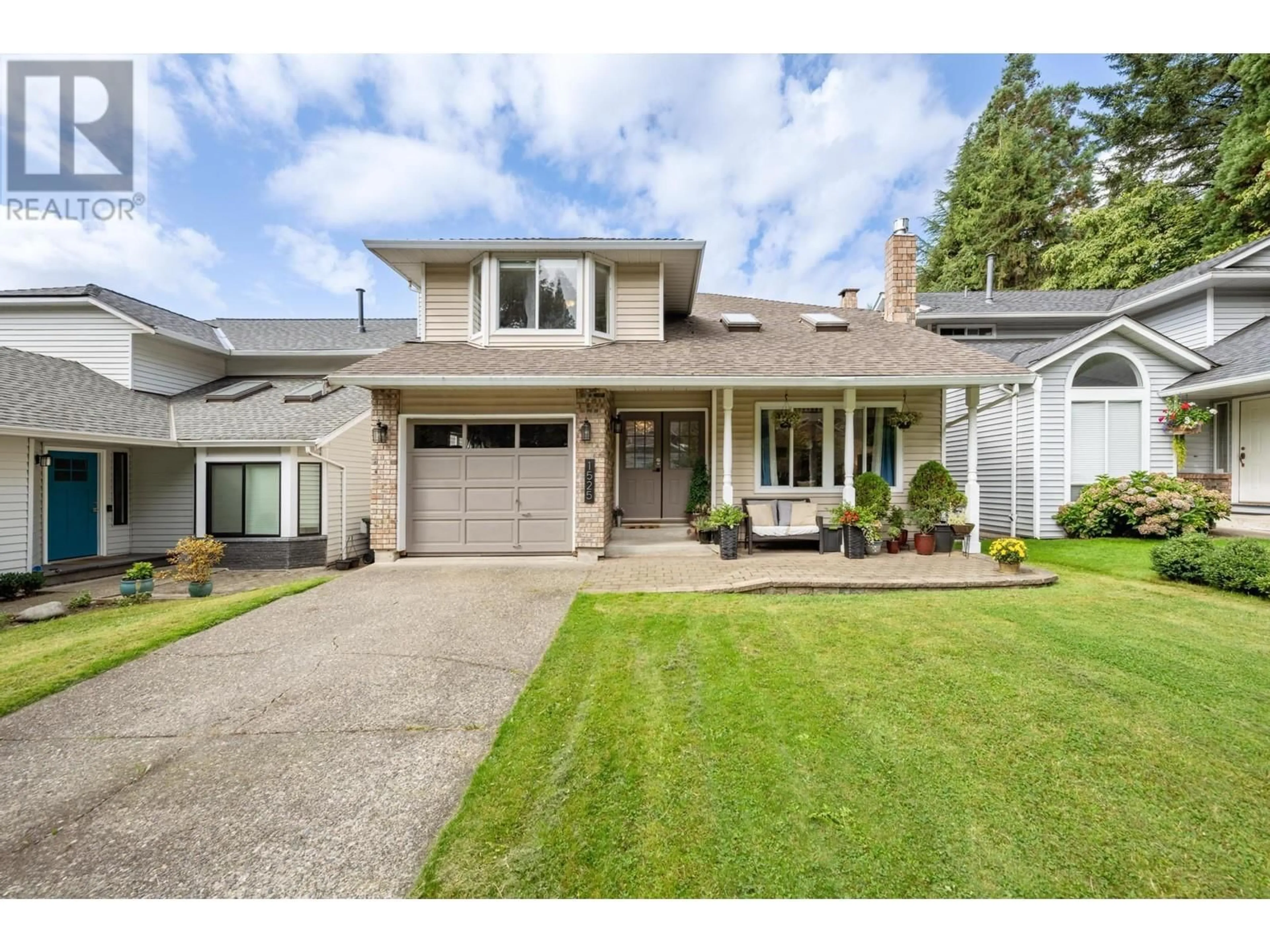 Frontside or backside of a home for 1525 LIGHTHALL COURT, North Vancouver British Columbia V7G2G2