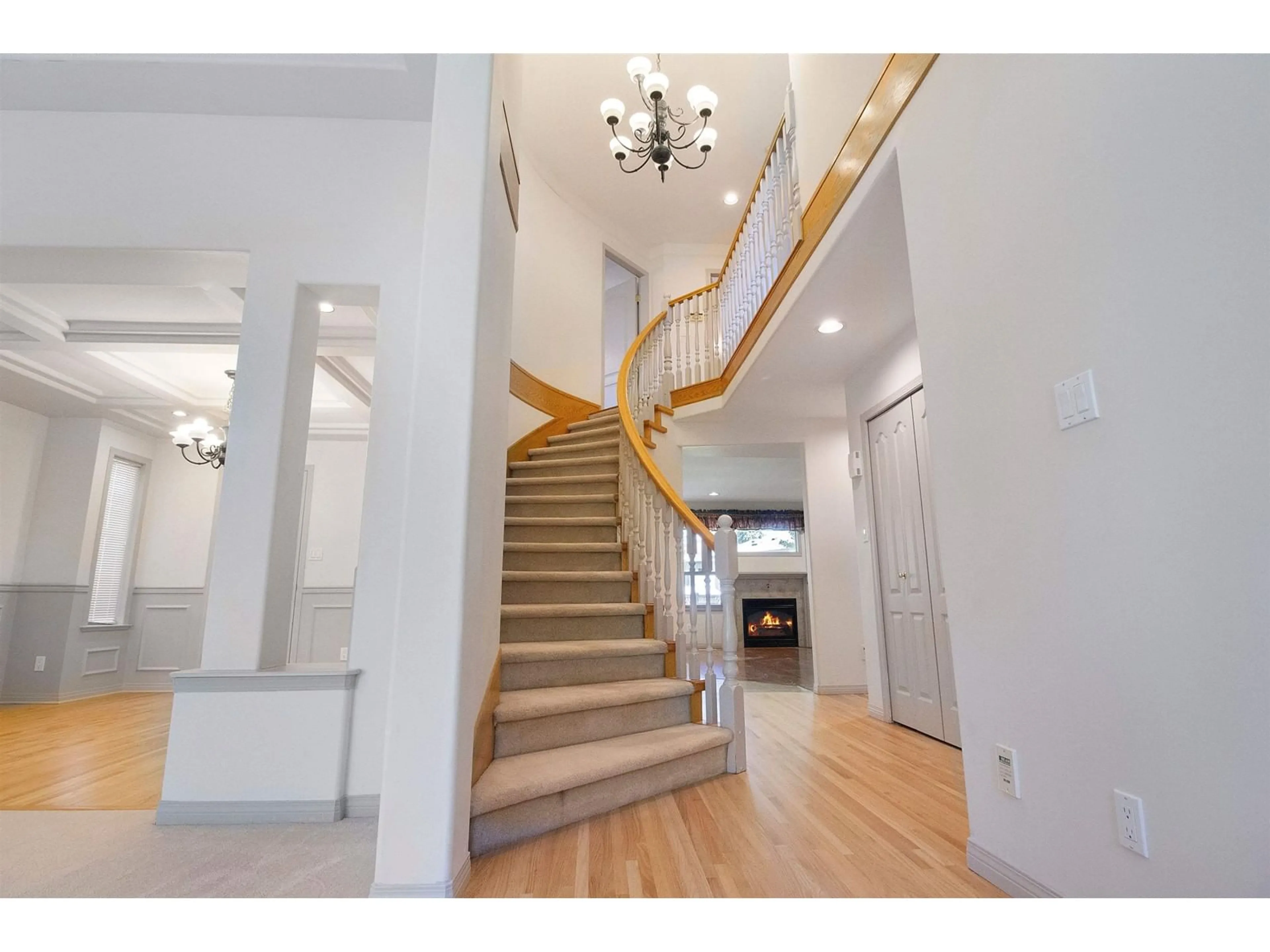 Indoor foyer, wood floors for 16033 110 AVENUE, Surrey British Columbia V4N1R1