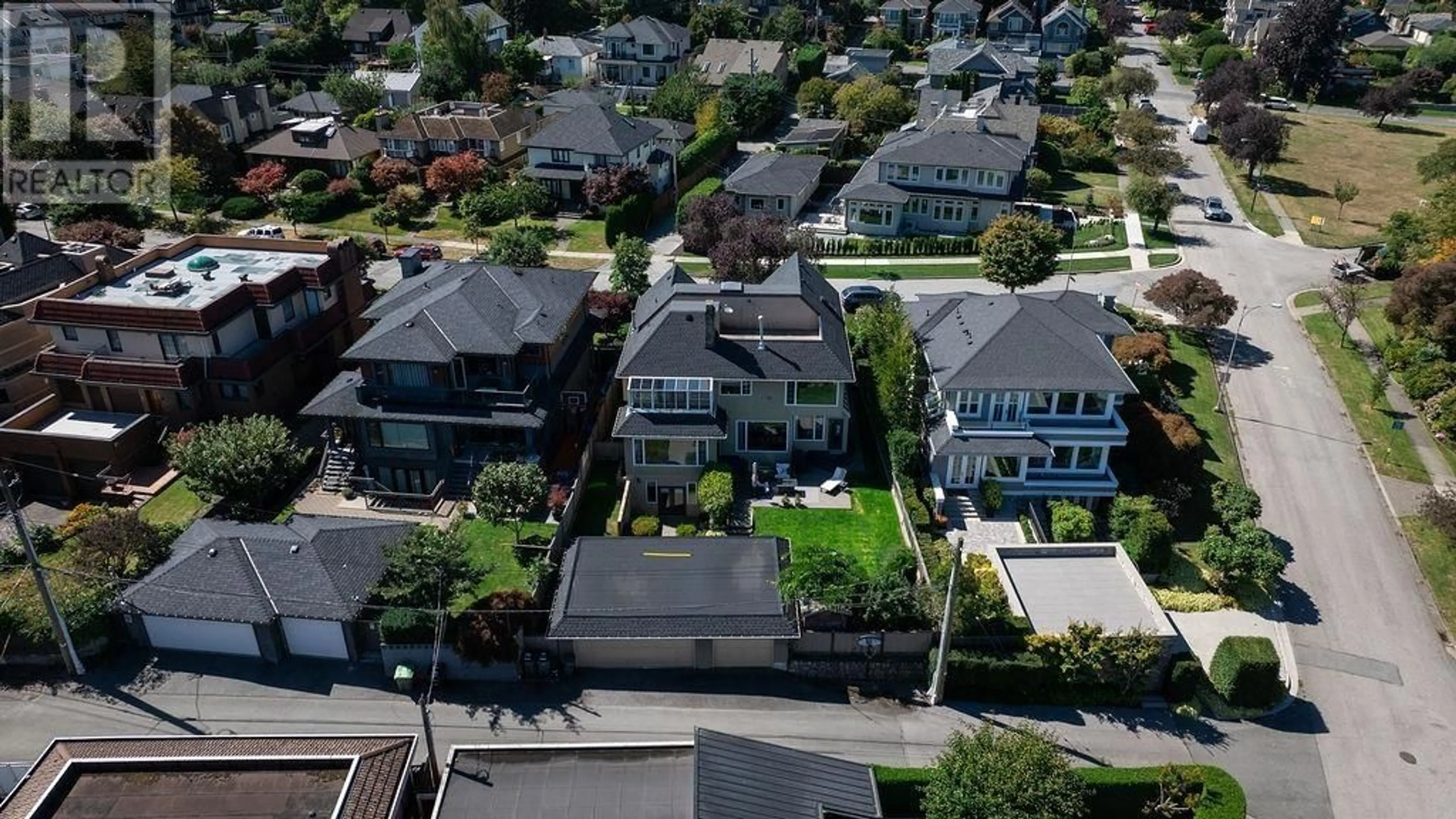 Frontside or backside of a home, the street view for 4738 ELM STREET, Vancouver British Columbia V6L2L3