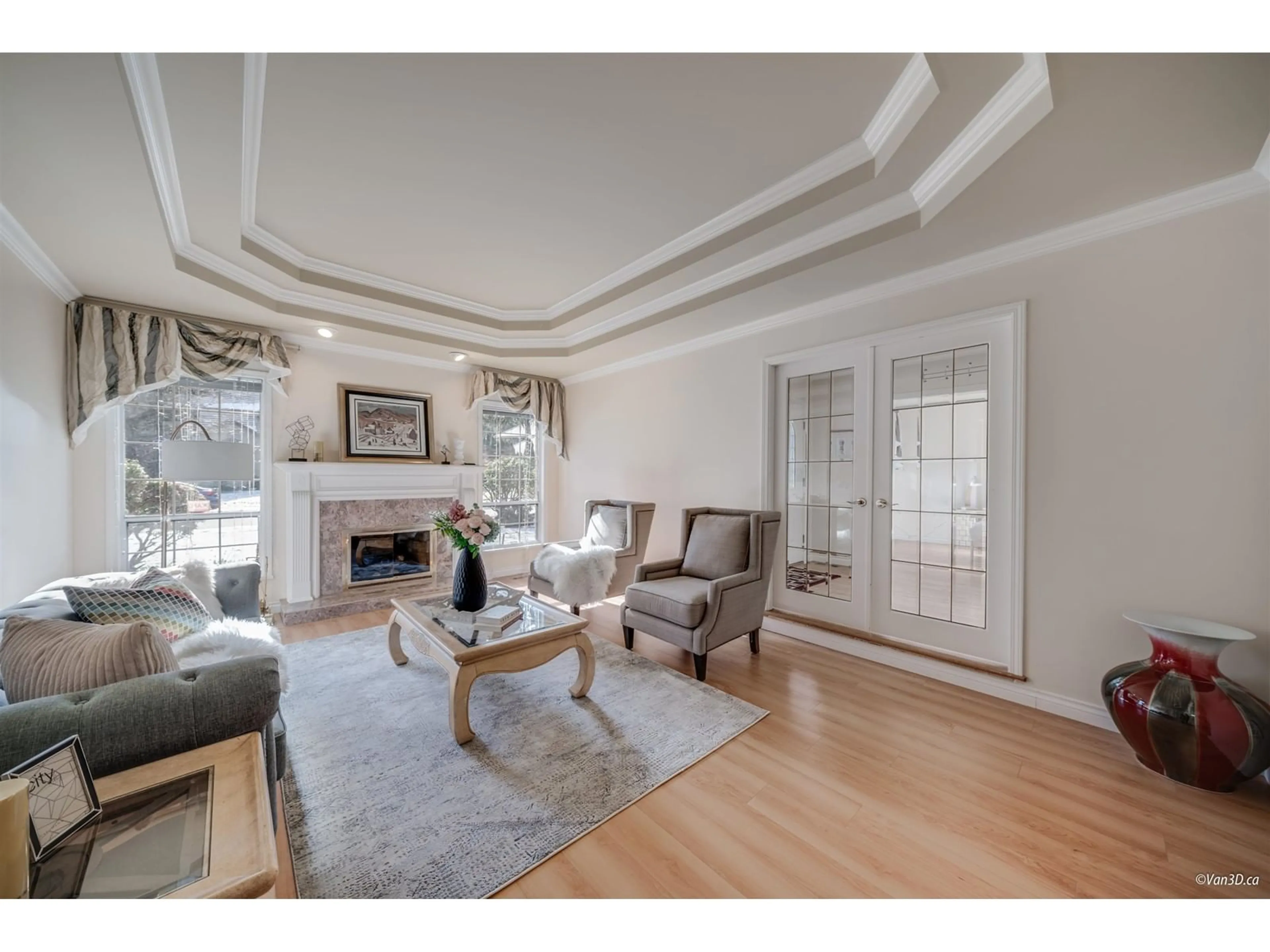 Living room, wood floors for 14239 31 AVENUE, Surrey British Columbia V4P1R3