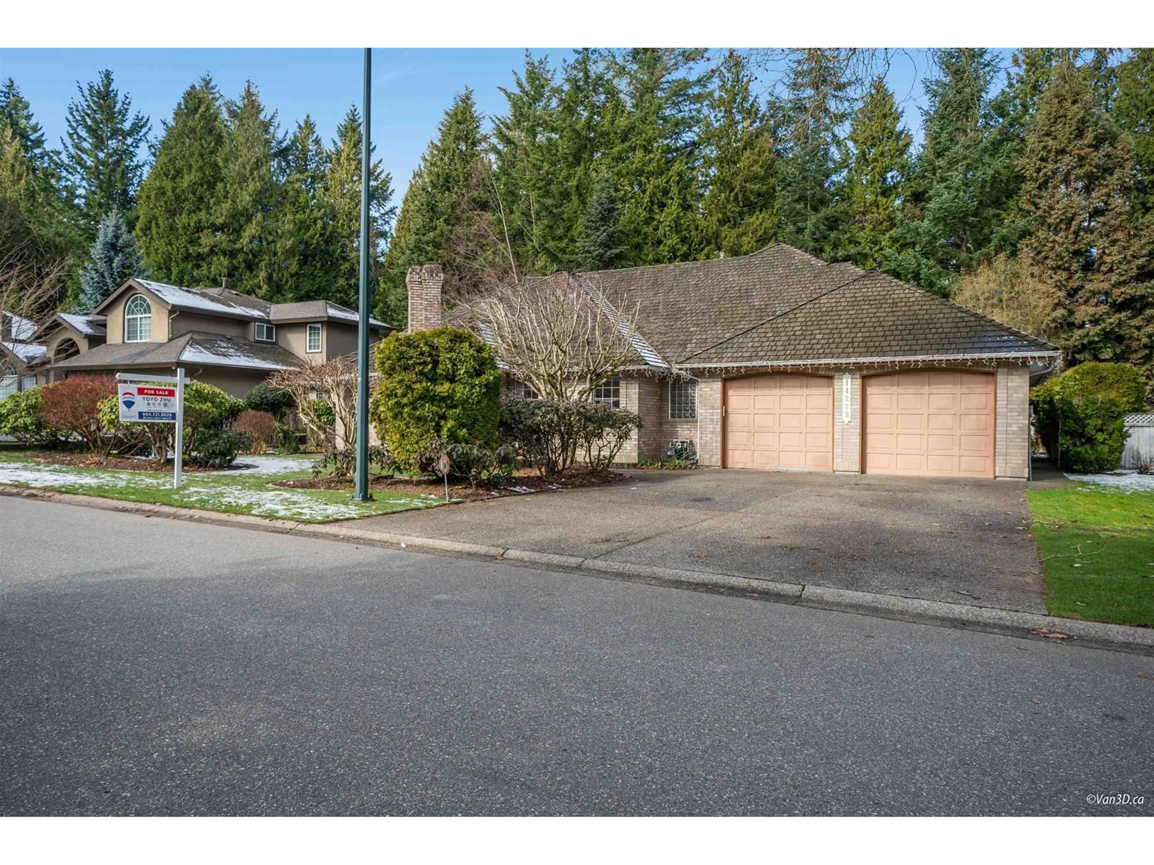 Frontside or backside of a home, the street view for 14239 31 AVENUE, Surrey British Columbia V4P1R3