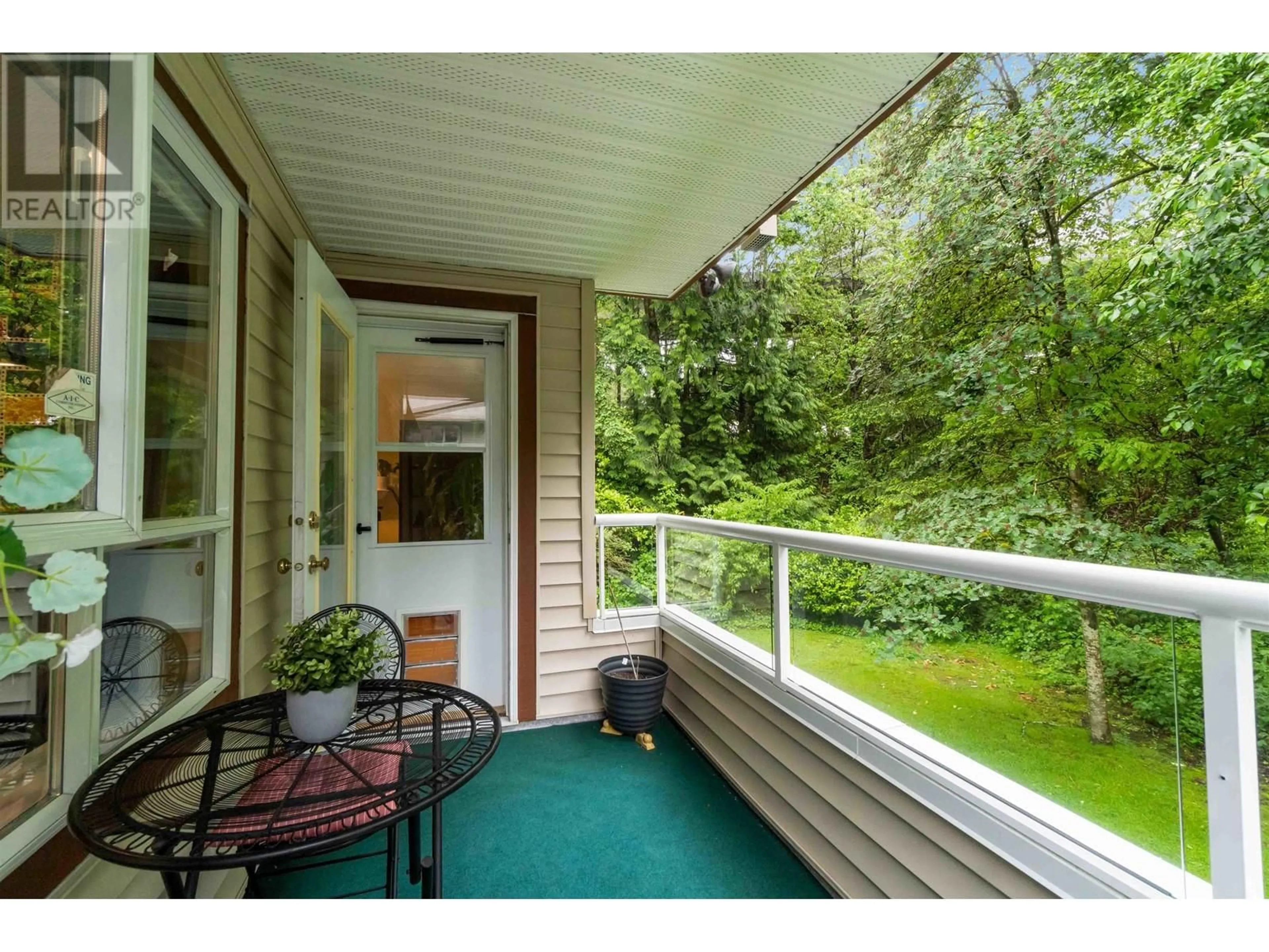 Patio, cottage for 202 5667 SMITH AVENUE, Burnaby British Columbia V5H2K7