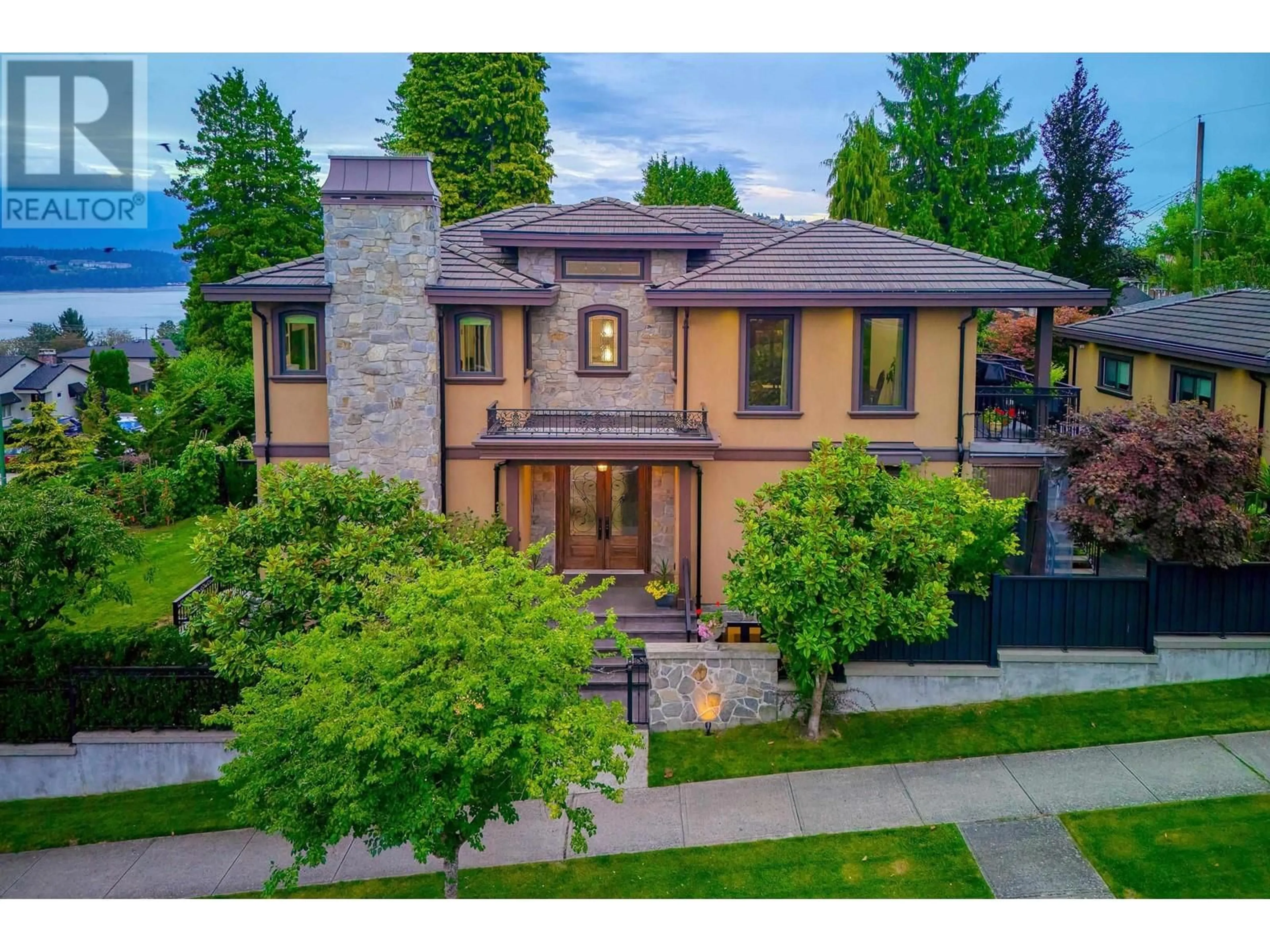 Frontside or backside of a home, cottage for 4006 TRINITY STREET, Burnaby British Columbia V5C1N8