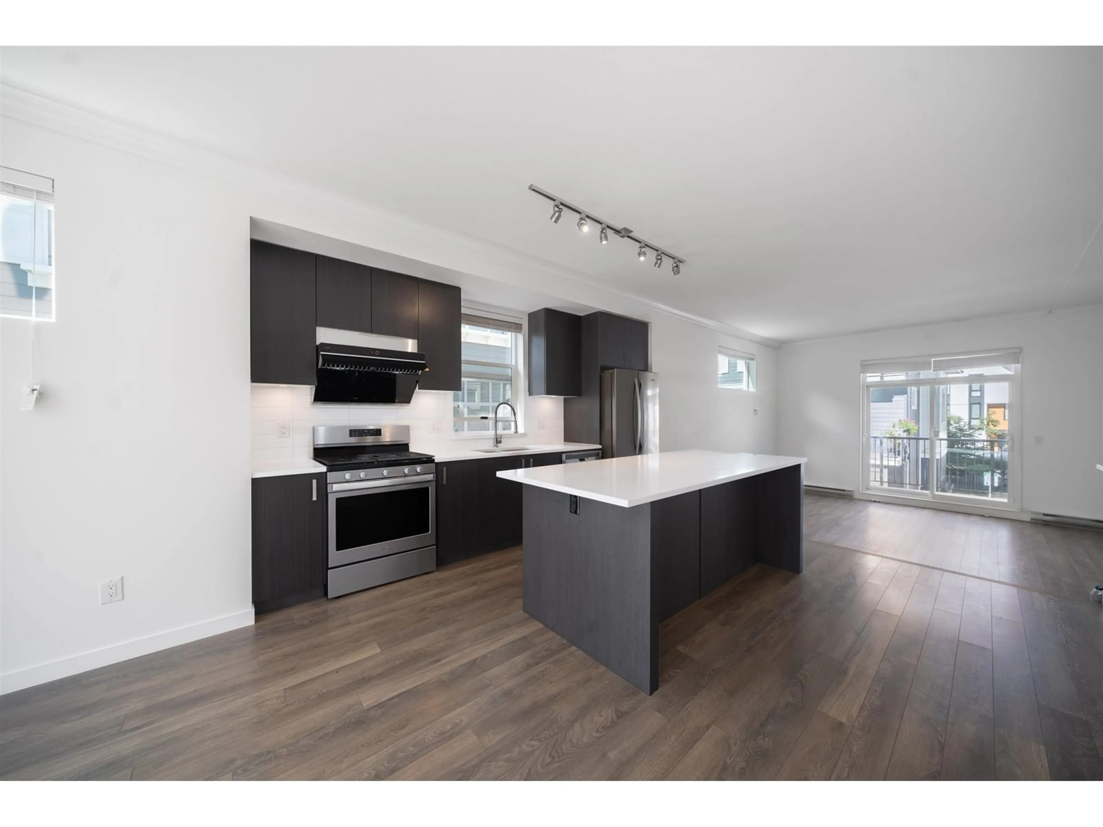 Open concept kitchen for 67 16678 25 AVENUE, Surrey British Columbia V3Z0Z2