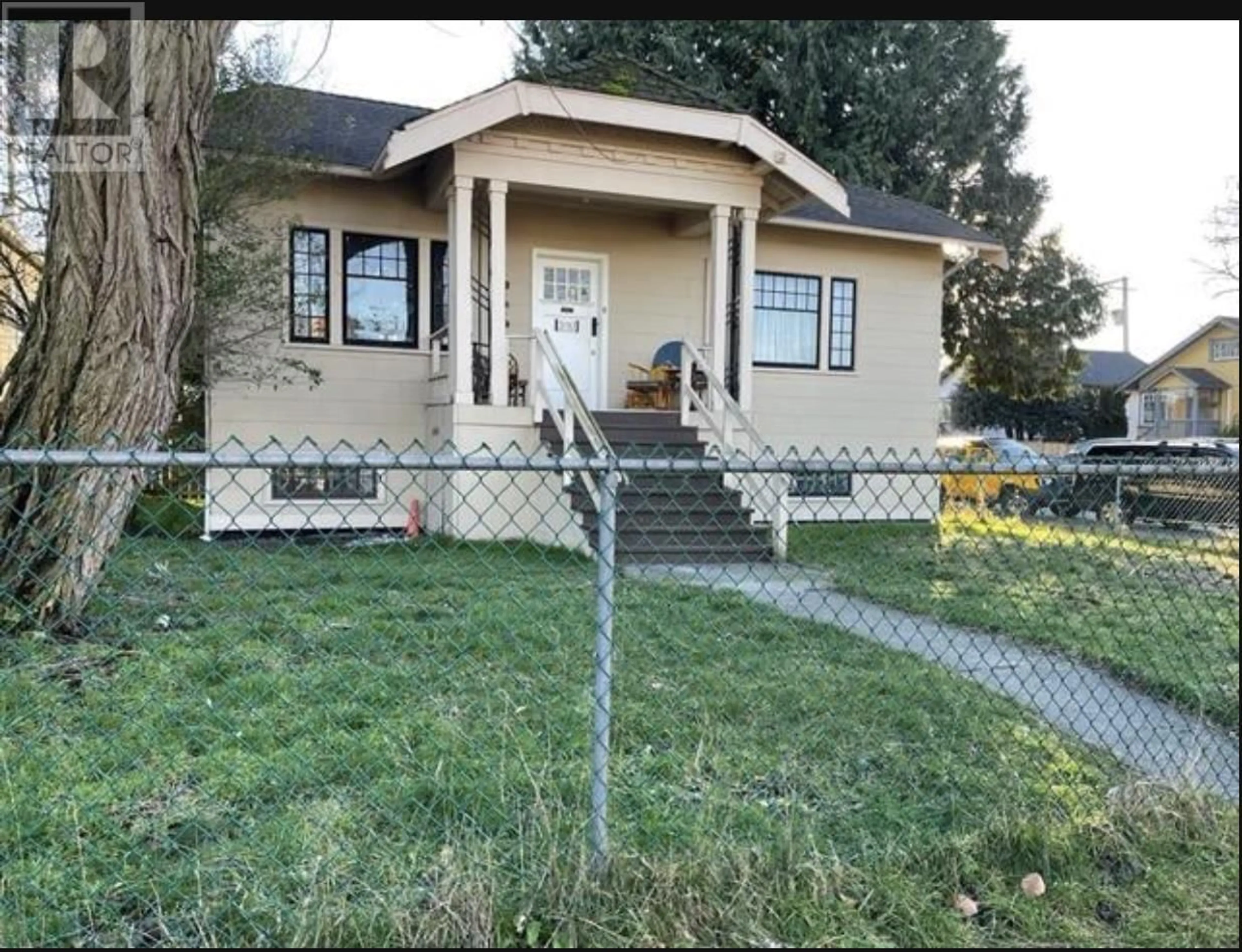 Frontside or backside of a home for 3192 W 8TH AVENUE, Vancouver British Columbia V6K2C3