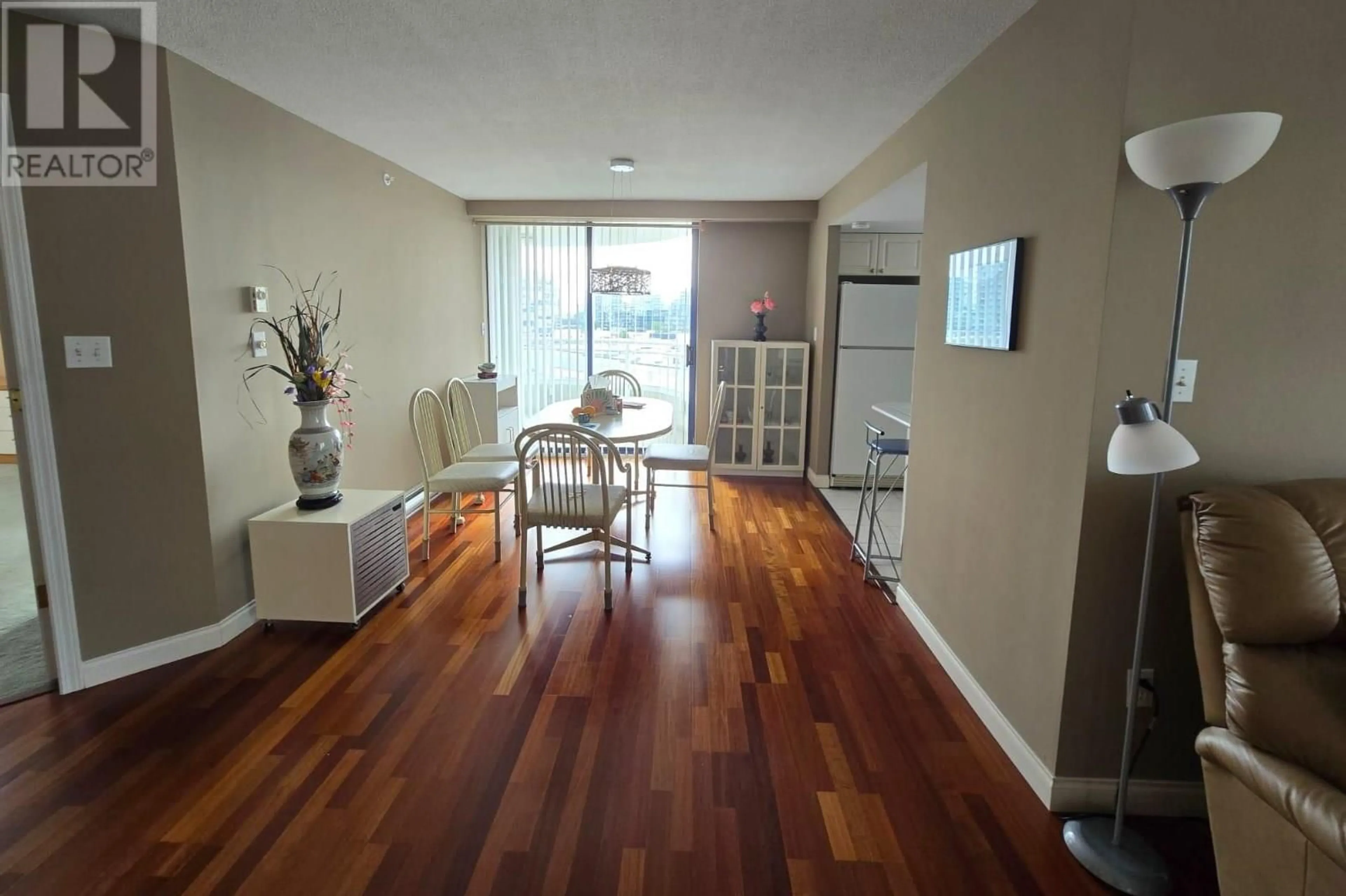 Indoor foyer, wood floors for 807 6088 MINORU BOULEVARD, Richmond British Columbia V6Y4A8