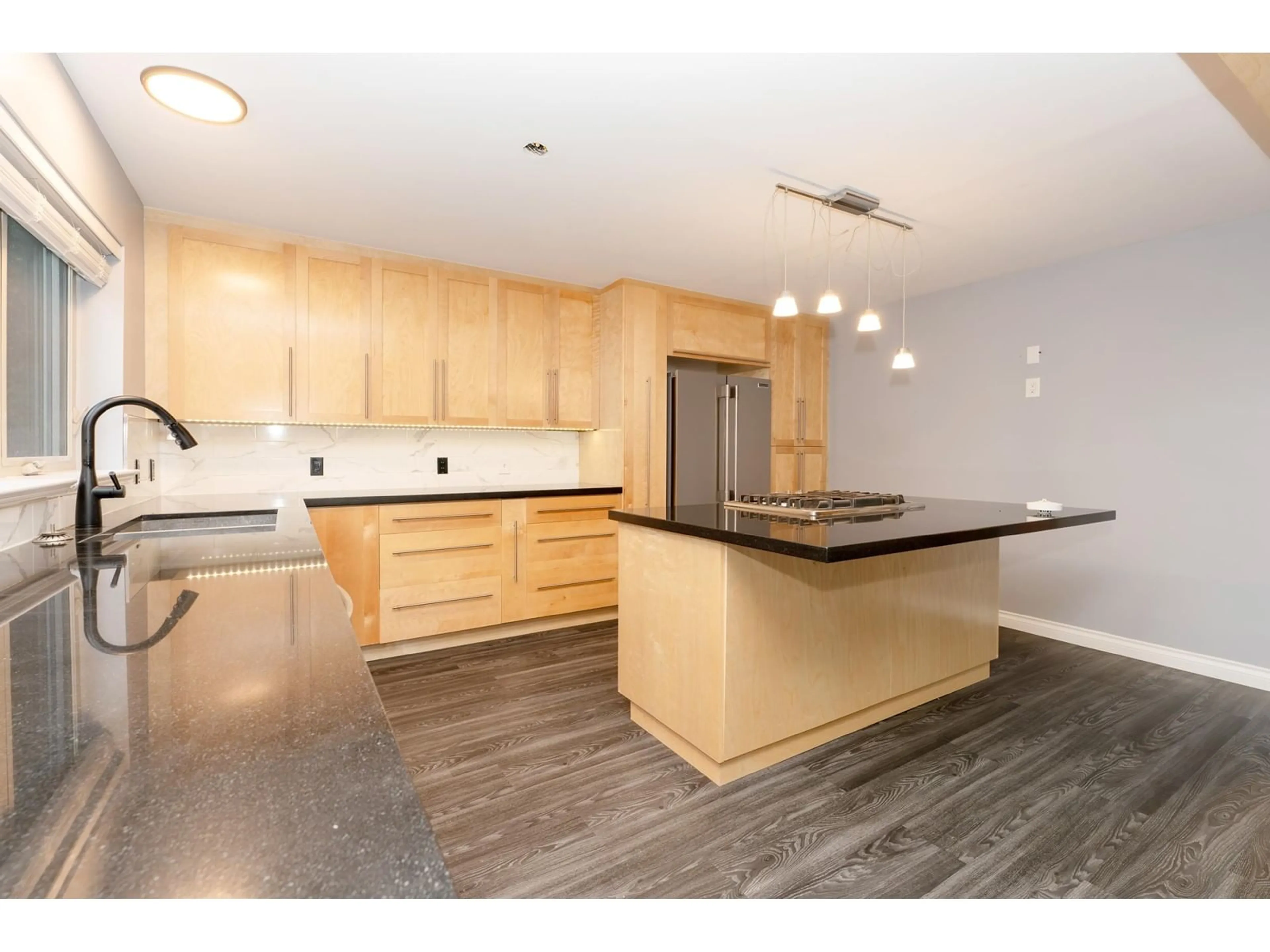 Open concept kitchen for 30221 KEYSTONE AVENUE, Mission British Columbia V4S1G6