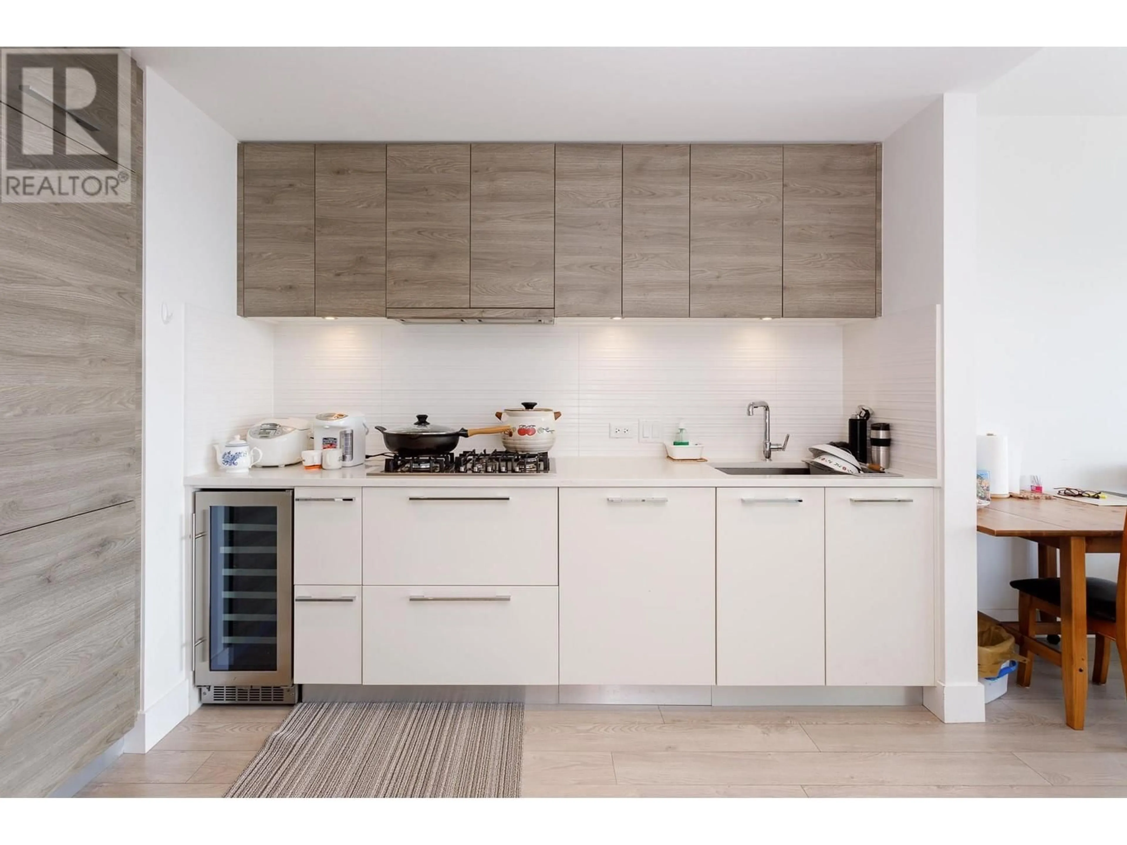 Contemporary kitchen, wood floors for 609 7388 KINGSWAY, Burnaby British Columbia V3N0G9