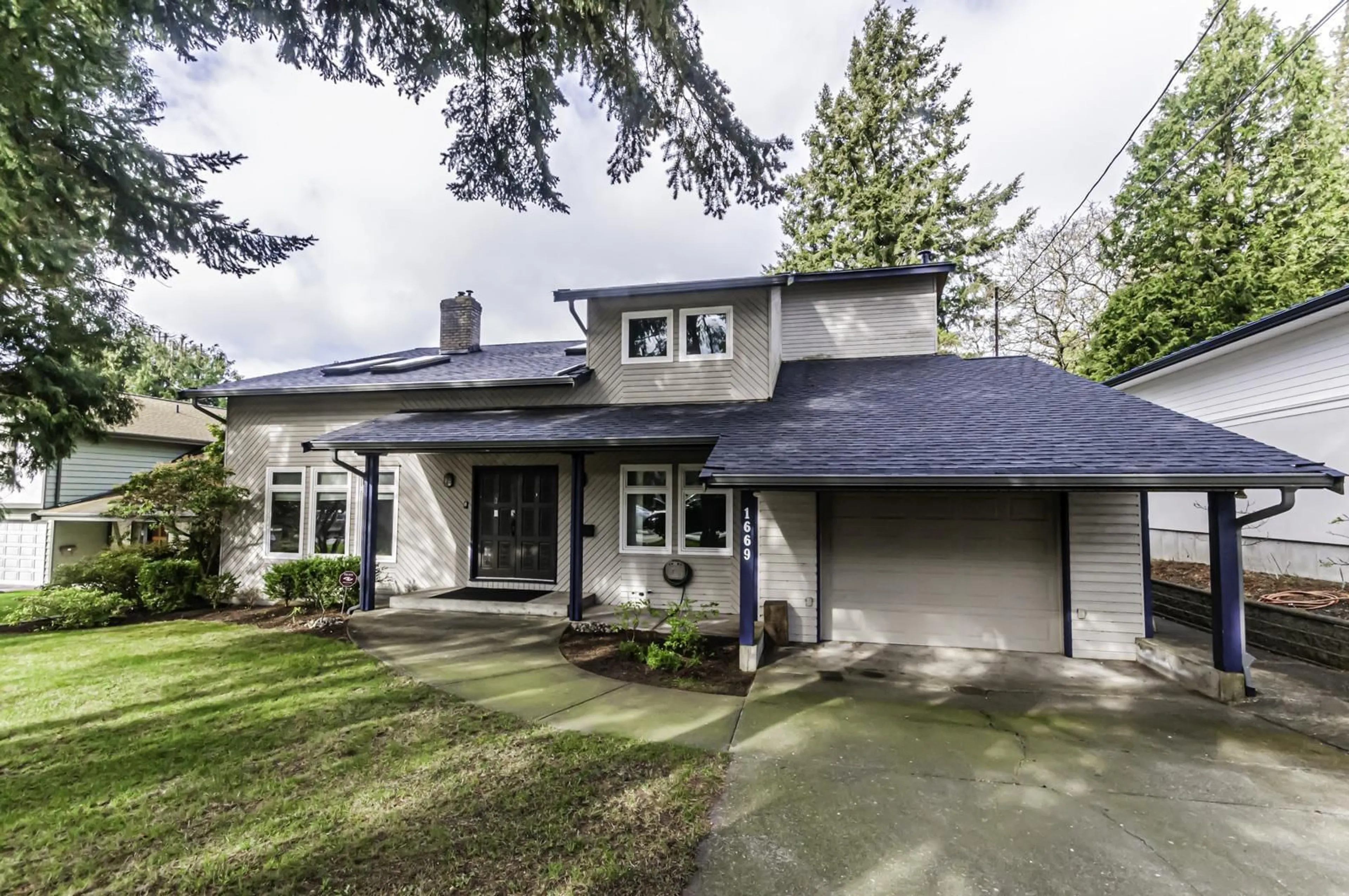 Frontside or backside of a home, cottage for 1669 146 STREET, Surrey British Columbia V4A5S4