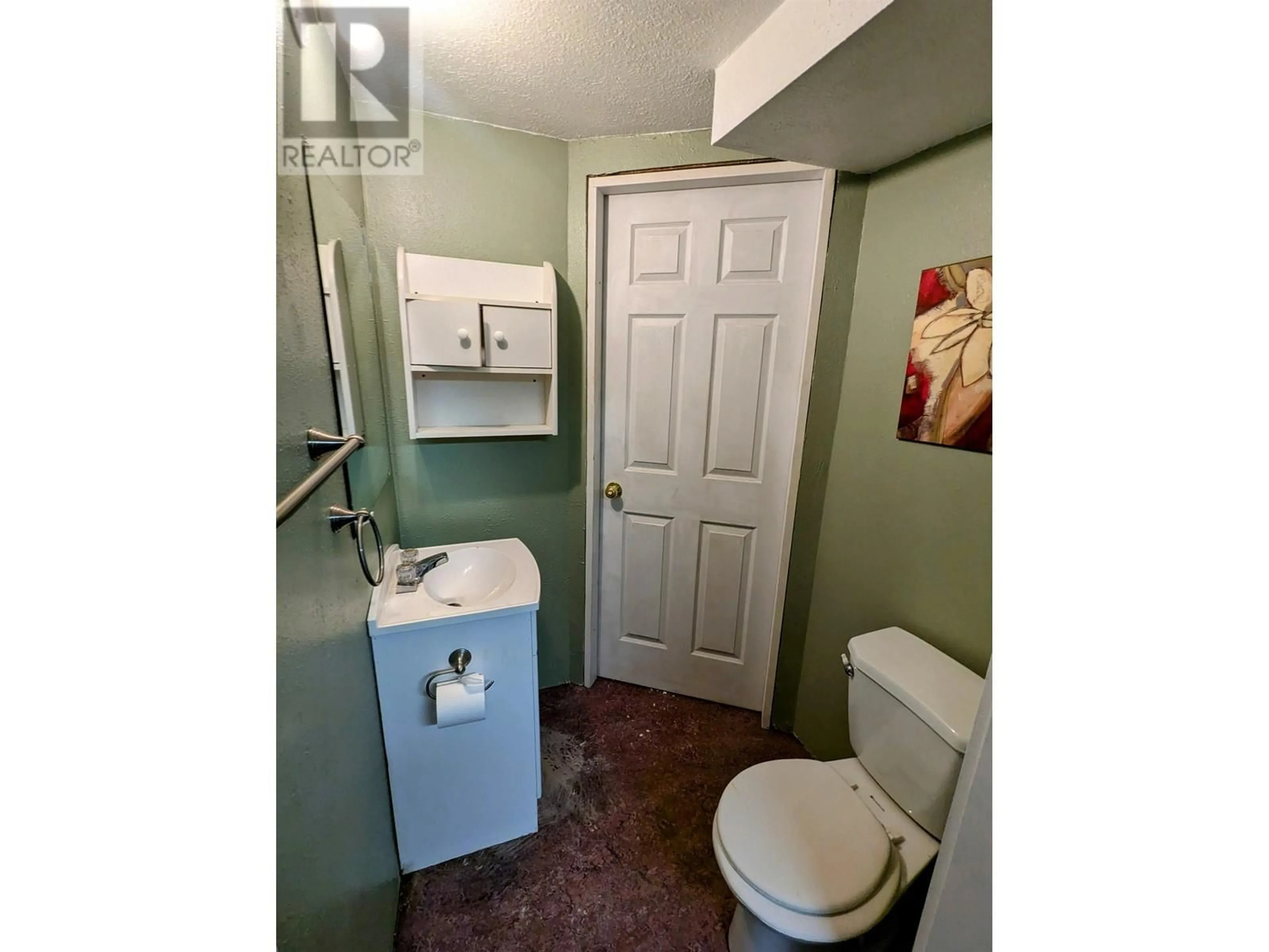 Standard bathroom, cement floor for 5255 PITNEY ROAD, Valemount British Columbia V0E2Z0