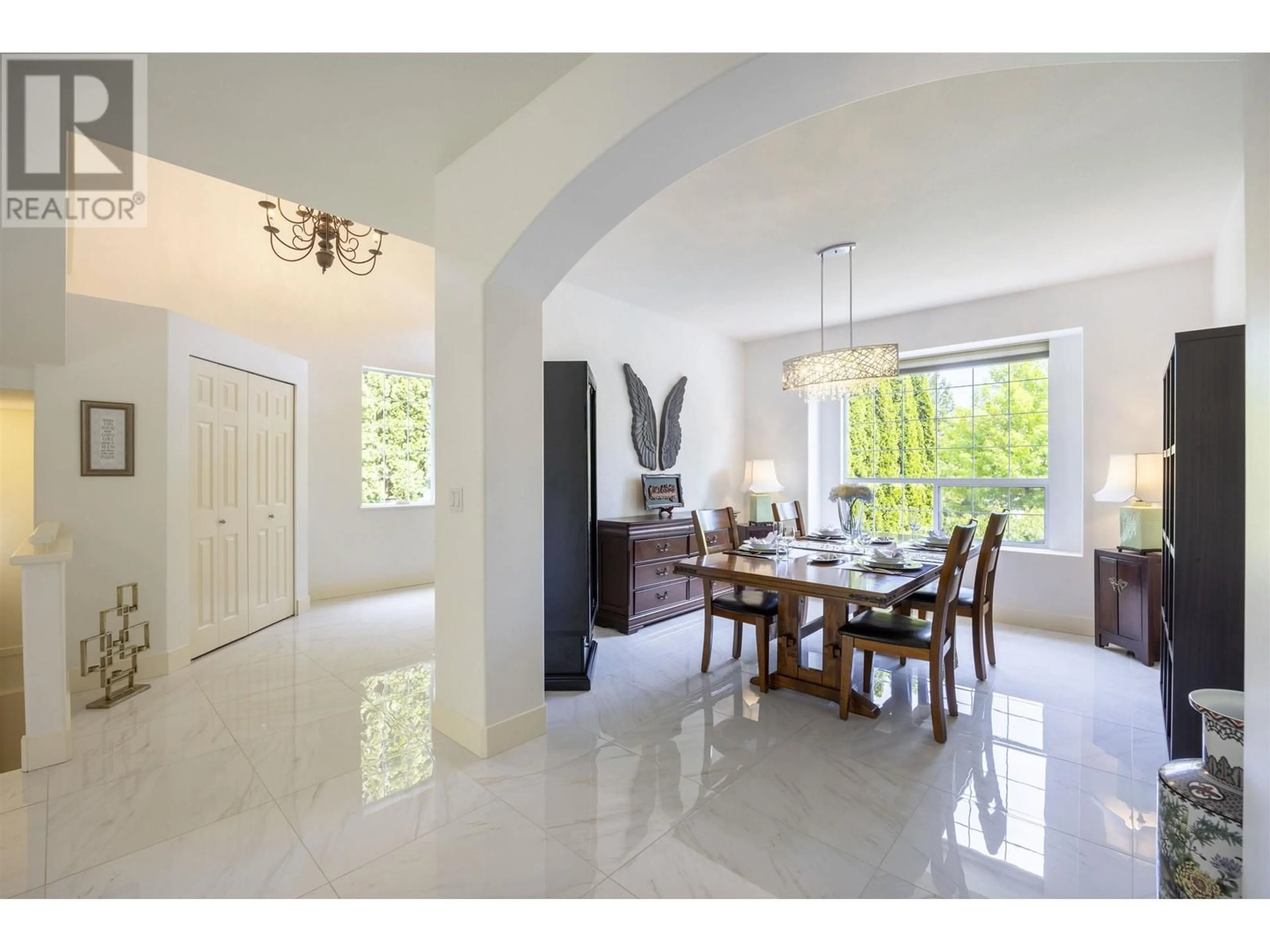 Dining room, ceramic floors for 24 BALSAM PLACE, Port Moody British Columbia V3H5A6