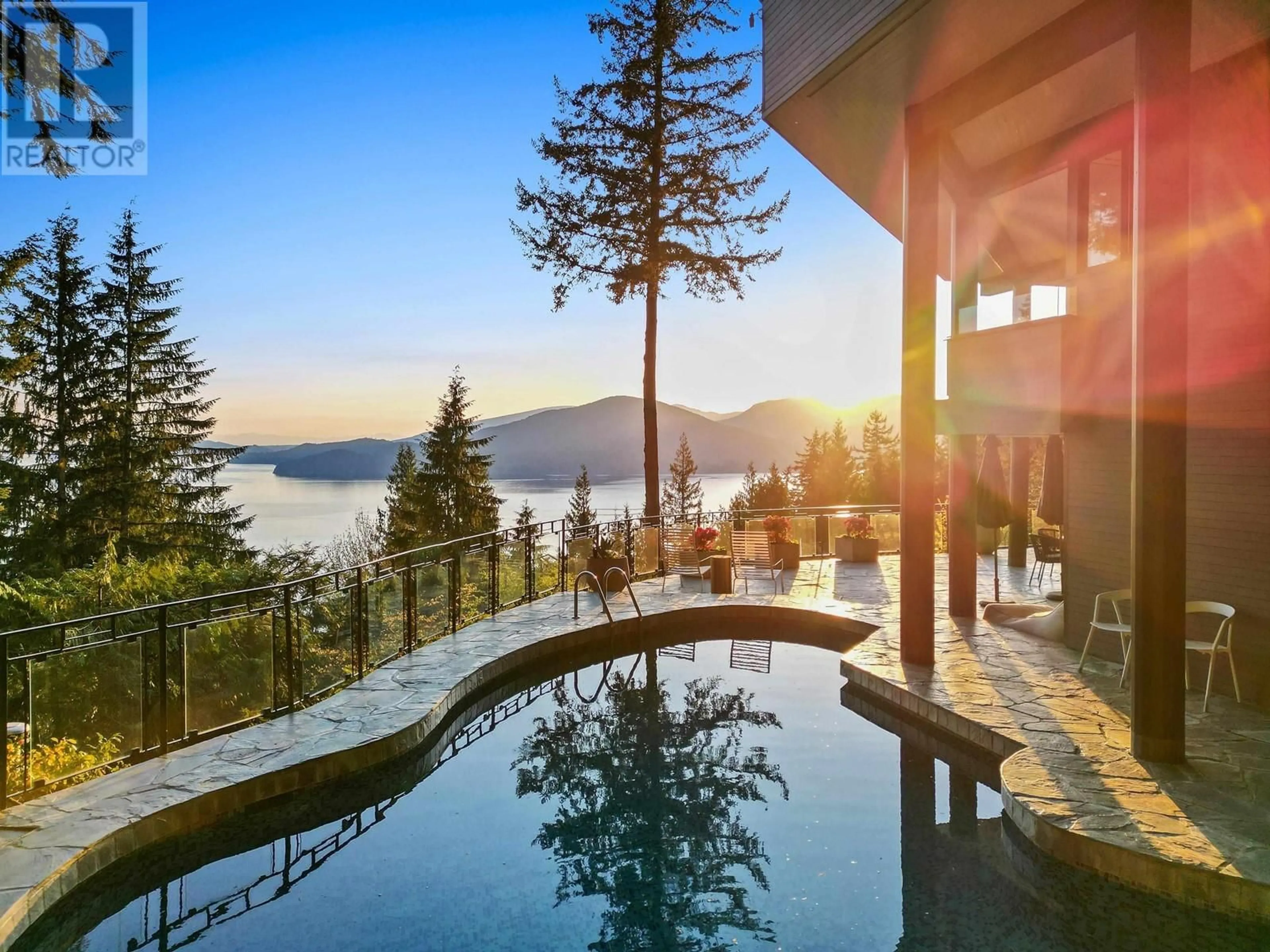 Indoor or outdoor pool for 168 SUNSET DRIVE, Lions Bay British Columbia V0N2E0