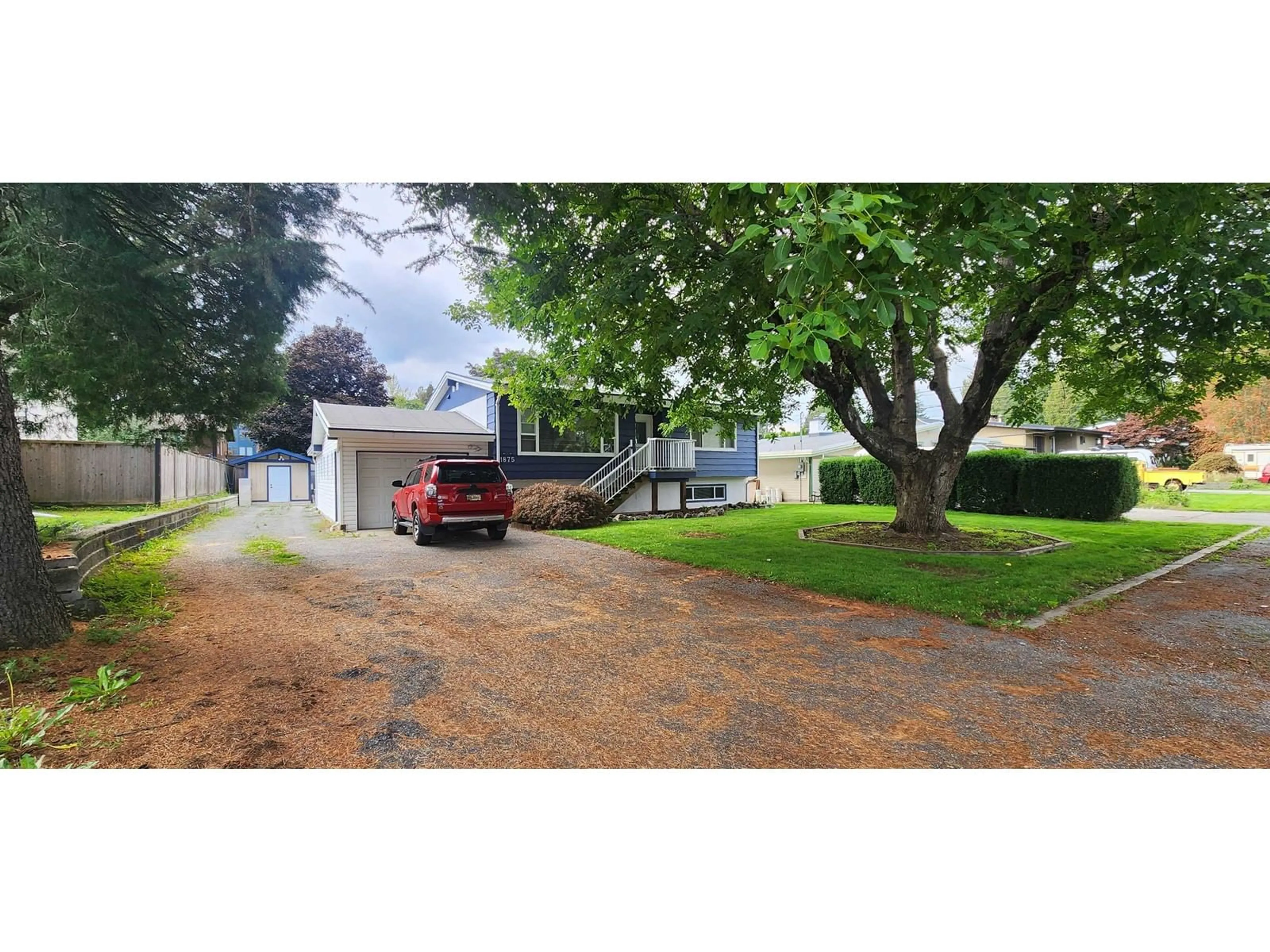 Frontside or backside of a home, the street view for 1875 DAHL CRESCENT, Abbotsford British Columbia V2S4B3