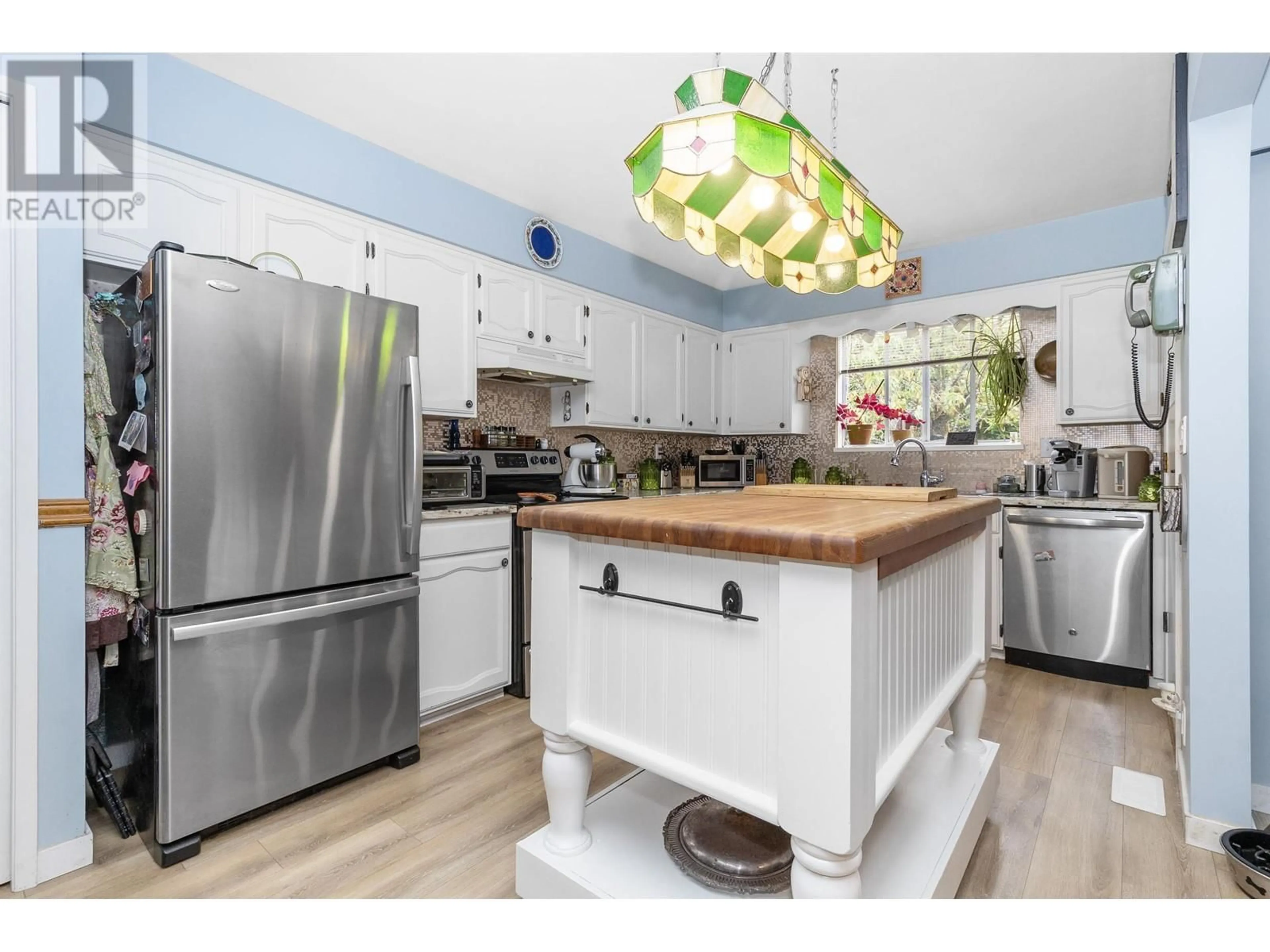 Open concept kitchen for 11685 MORRIS STREET, Maple Ridge British Columbia V2X5C5