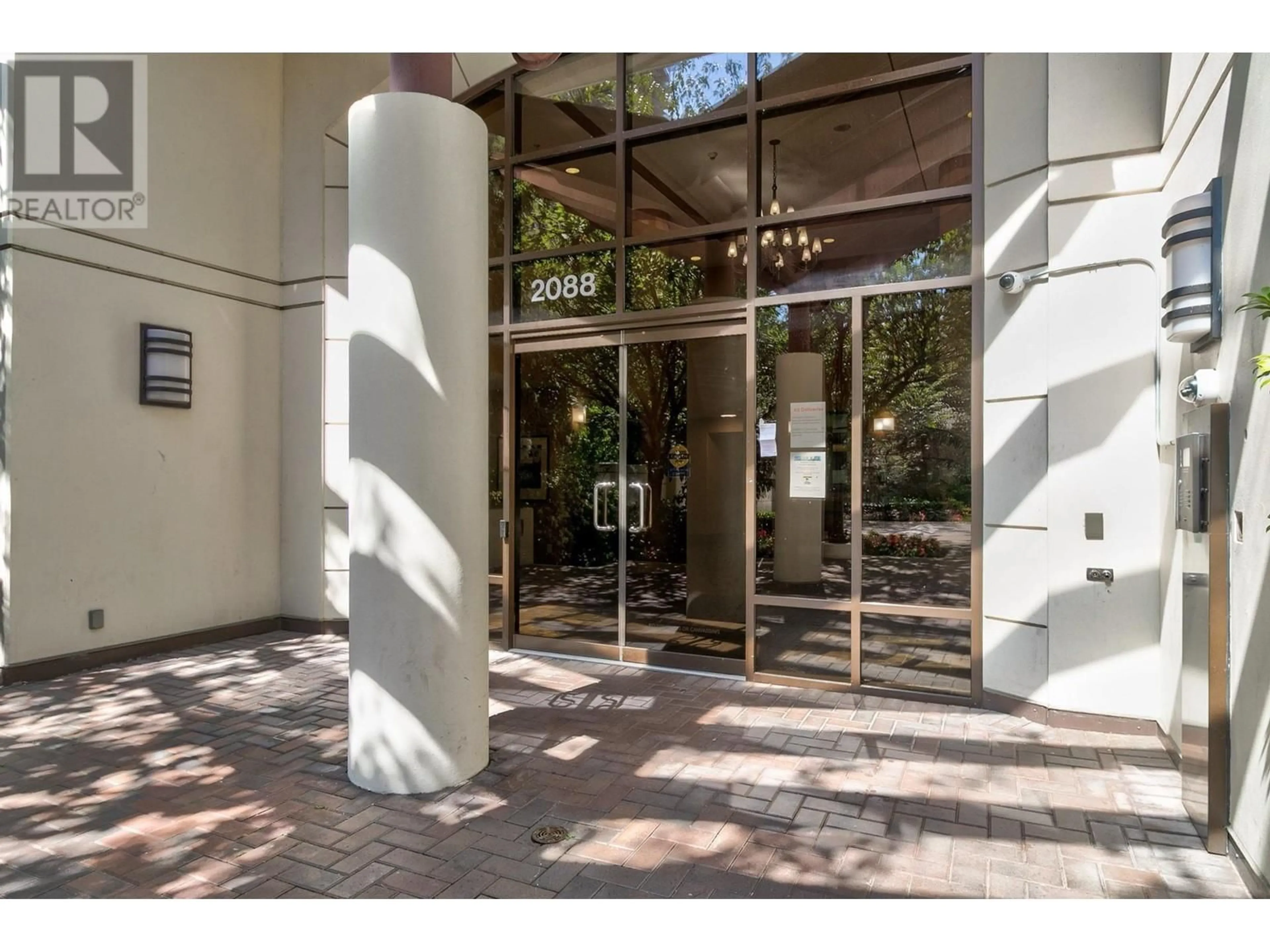 Indoor foyer for 1505 2088 MADISON AVENUE, Burnaby British Columbia V5C6T5