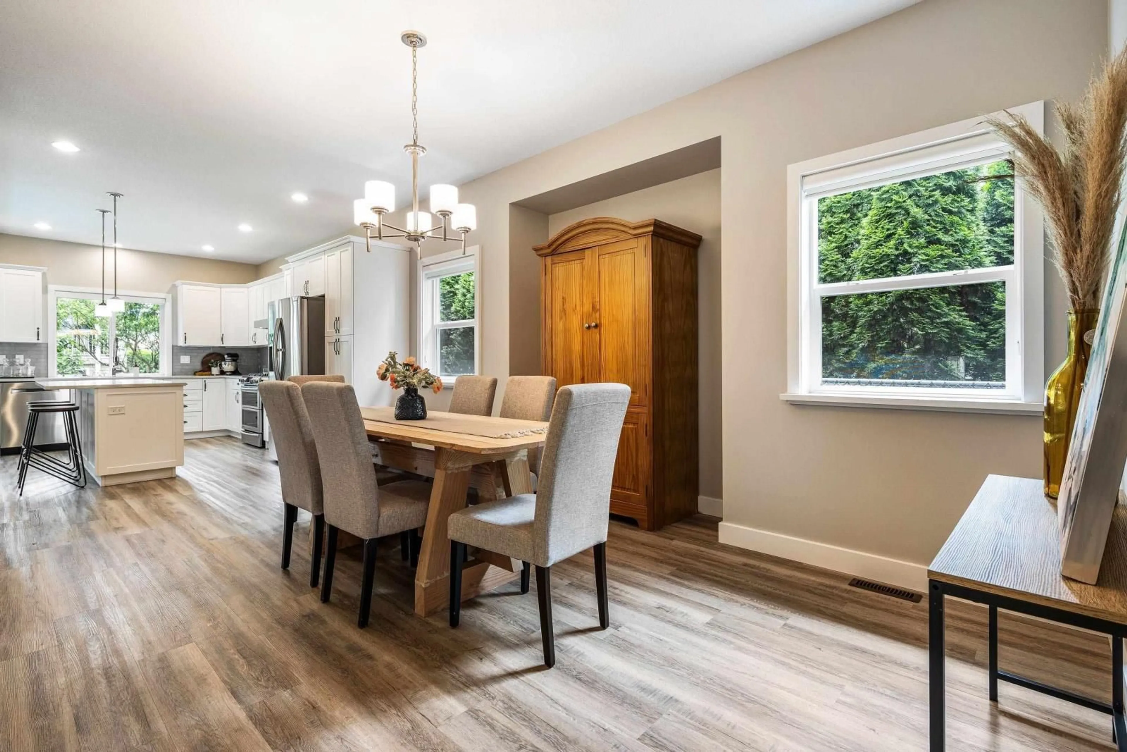 Dining room, wood floors, cottage for 6292 EDSON DRIVE, Chilliwack British Columbia V2R4C2