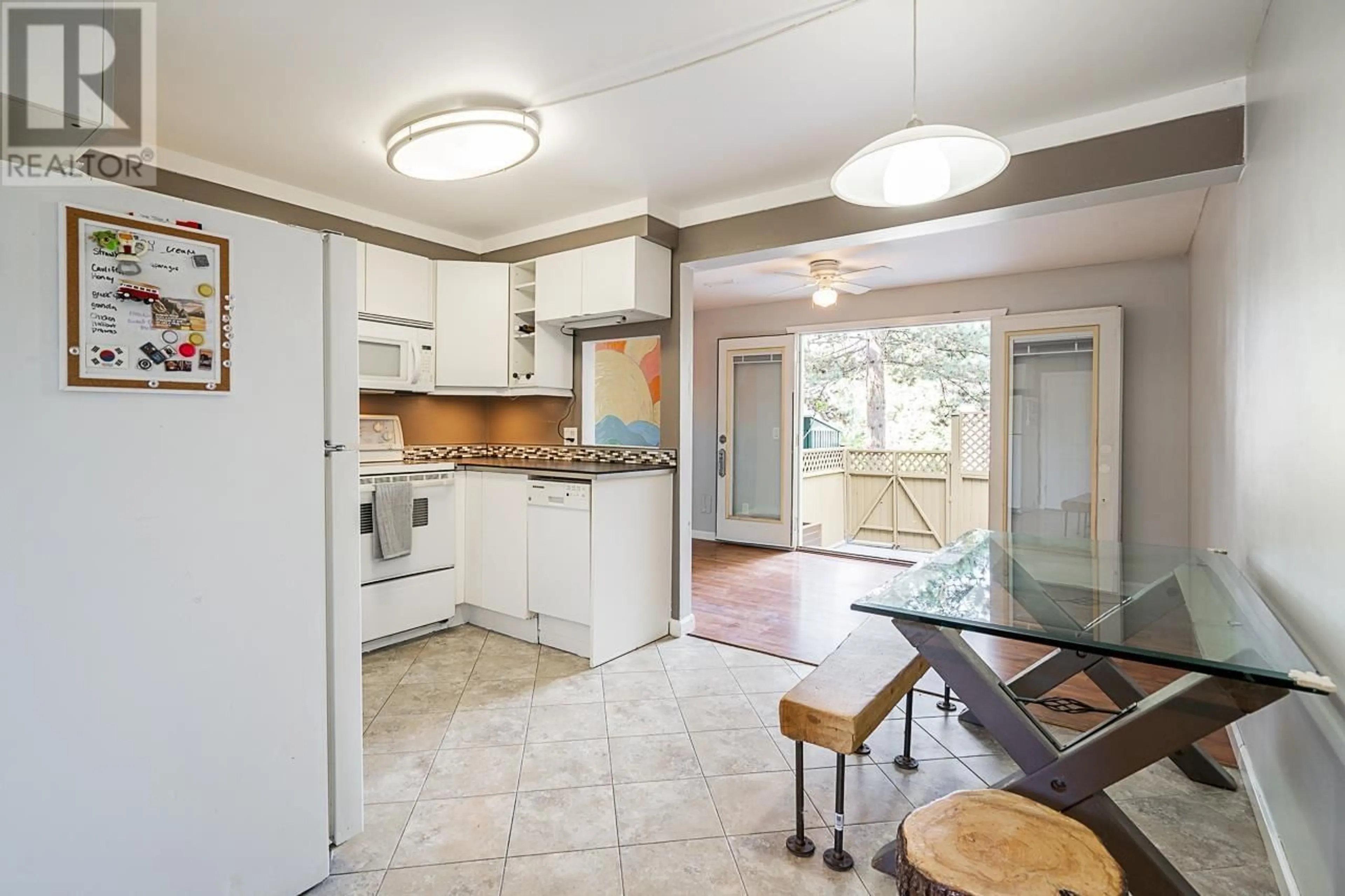 Standard kitchen, ceramic floors, cottage for 286 BALMORAL PLACE, Port Moody British Columbia V3H4B9