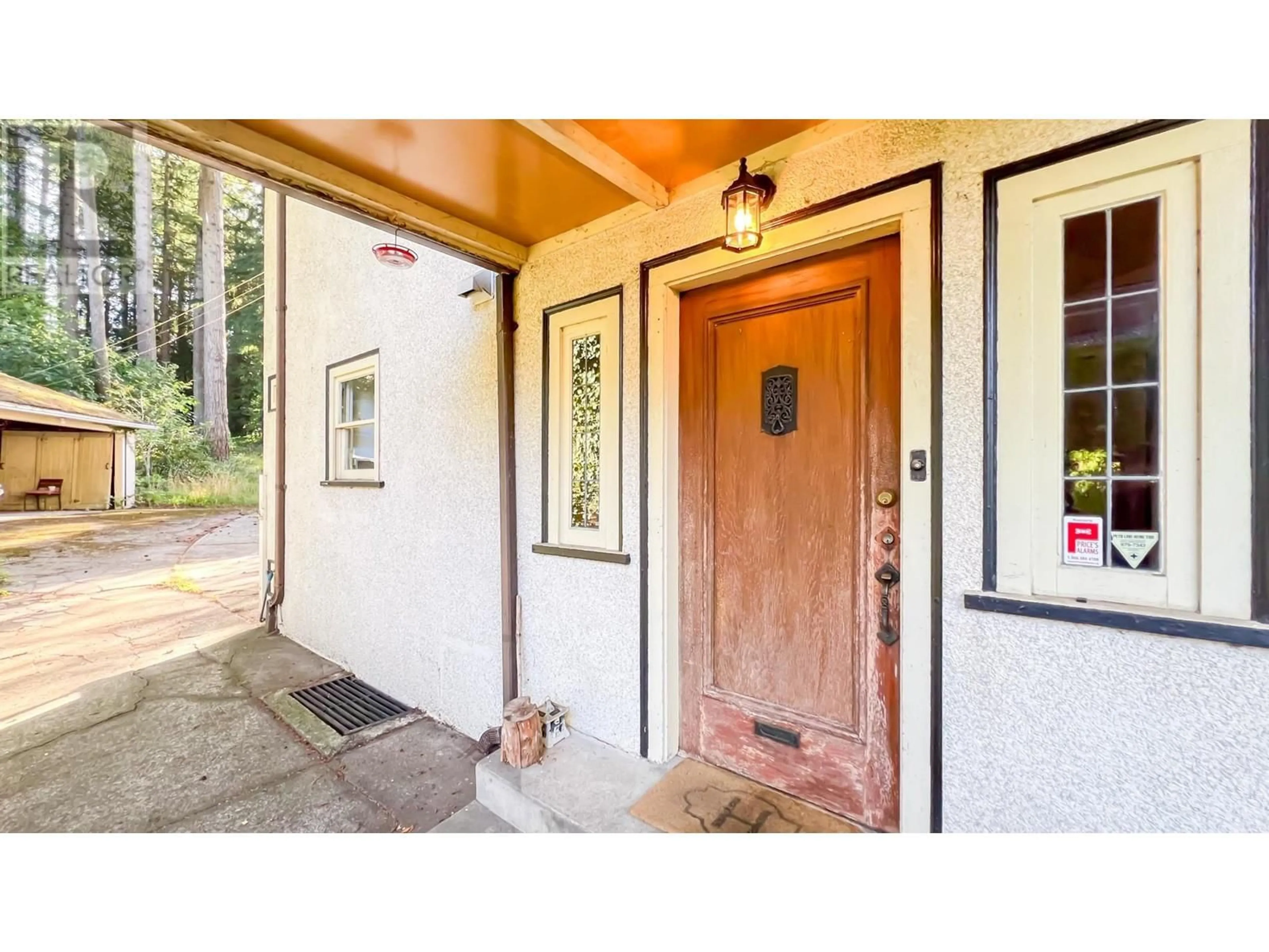 Indoor entryway for 4786 DRUMMOND DRIVE, Vancouver British Columbia V6T1B4