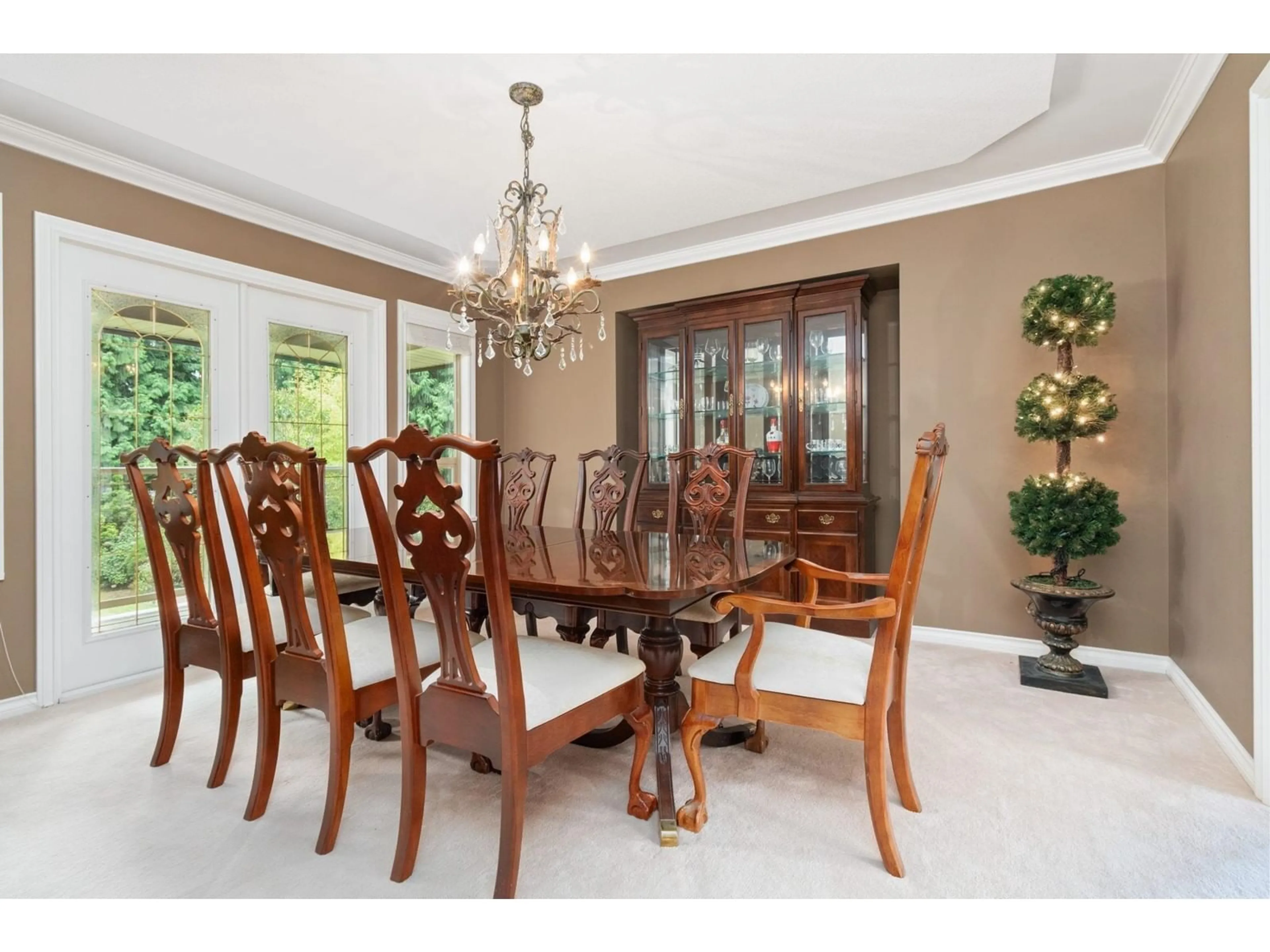 Dining room, wood floors for 12090 57 AVENUE, Surrey British Columbia V3X2S4