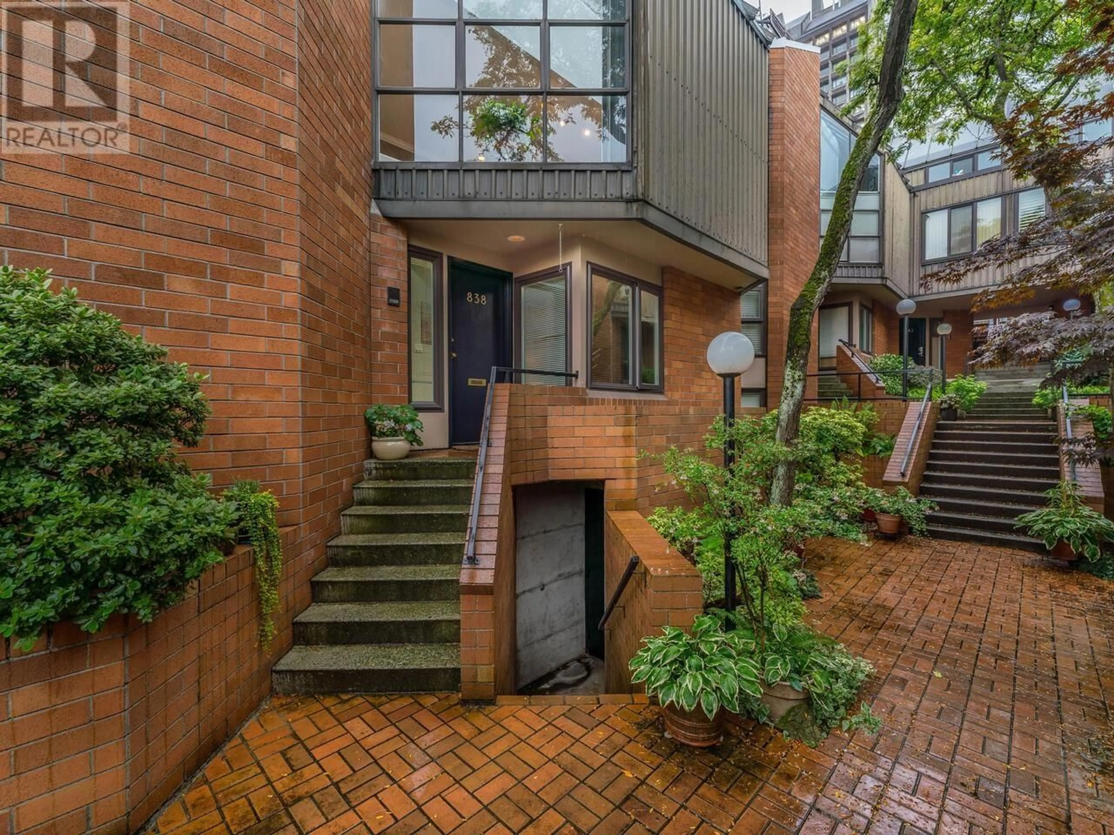 Home with brick exterior material for 838 W 7TH AVENUE, Vancouver British Columbia V5Z1C1