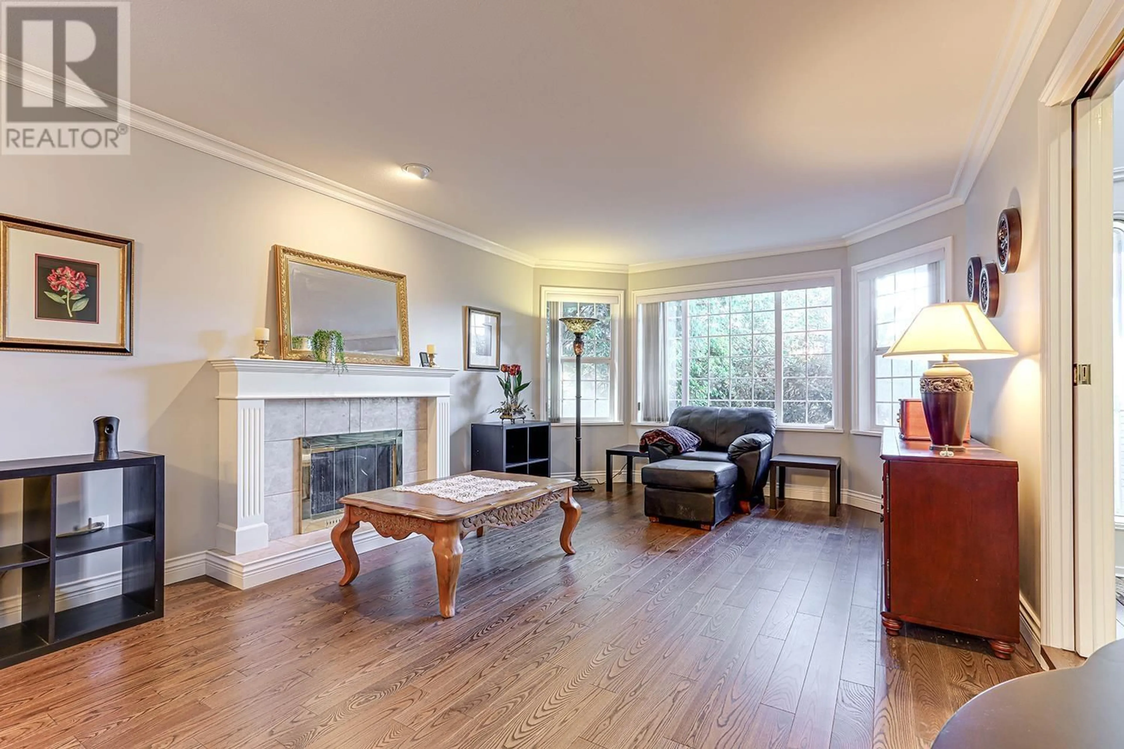 Living room, wood floors for 1648 SPYGLASS CRESCENT, Delta British Columbia V4M4E5