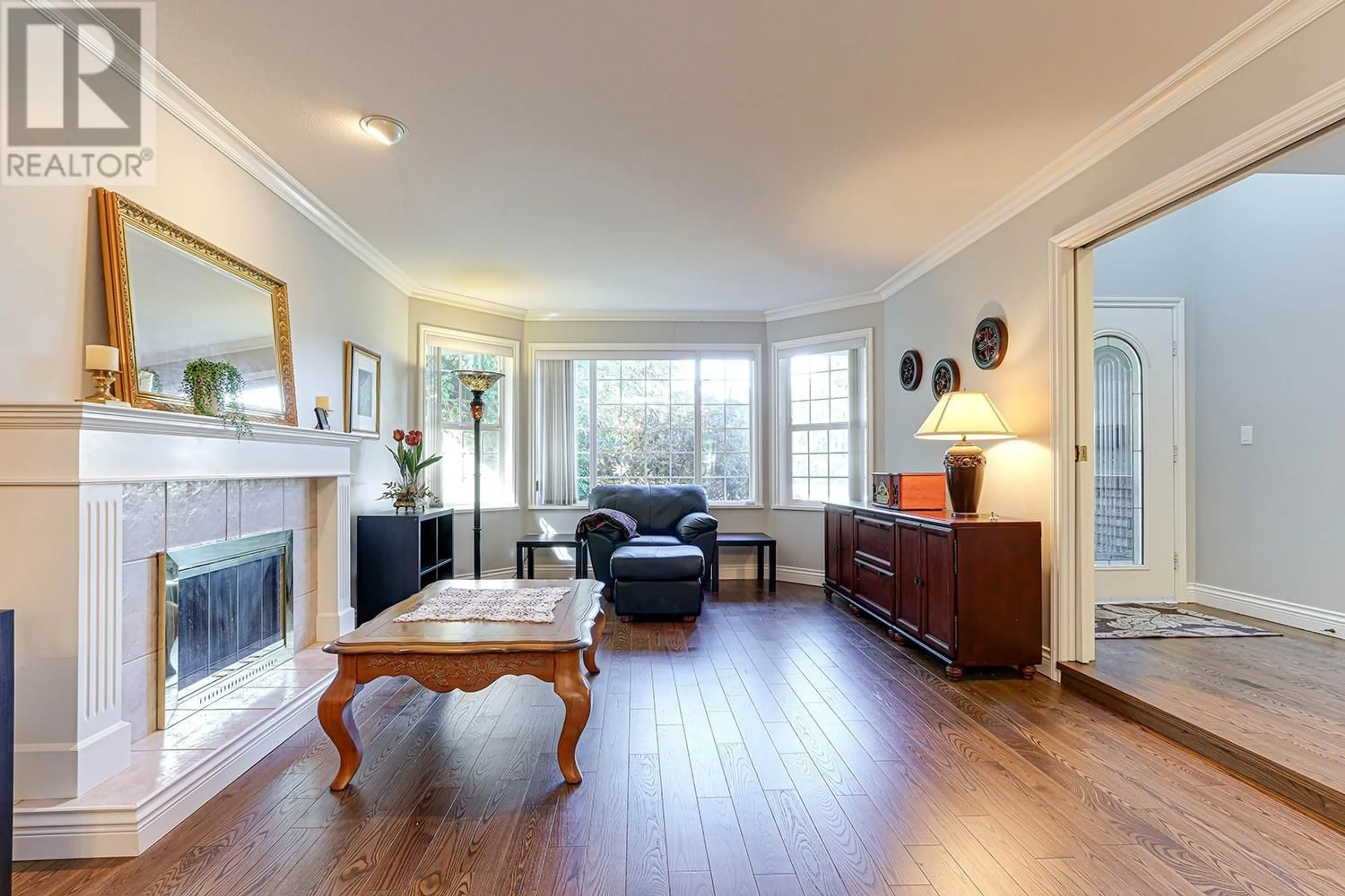 Living room, wood floors for 1648 SPYGLASS CRESCENT, Delta British Columbia V4M4E5