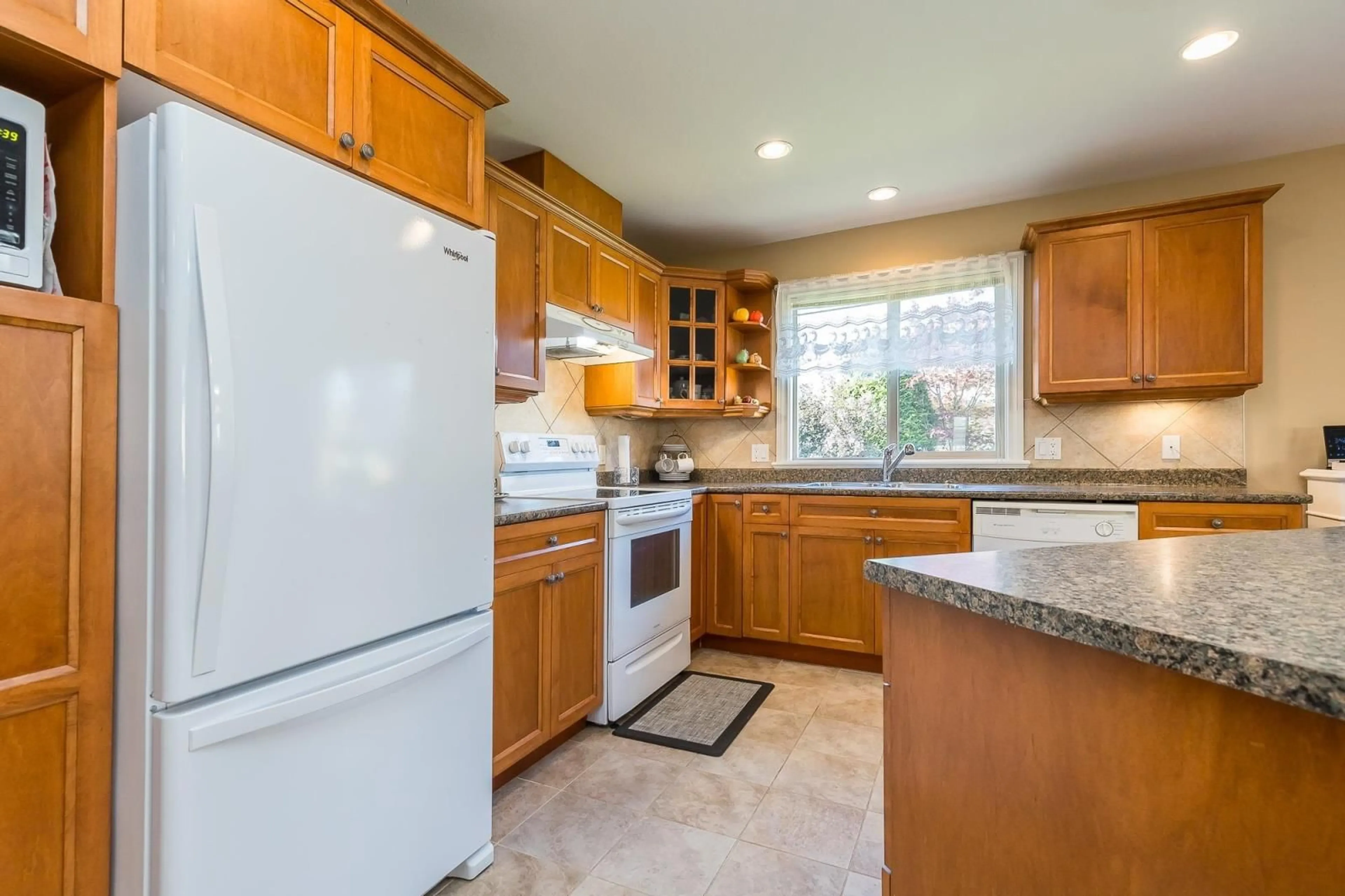 Standard kitchen, wood floors, cottage for 139 46000 THOMAS ROAD|Vedder Crossing, Chilliwack British Columbia V2R5W6