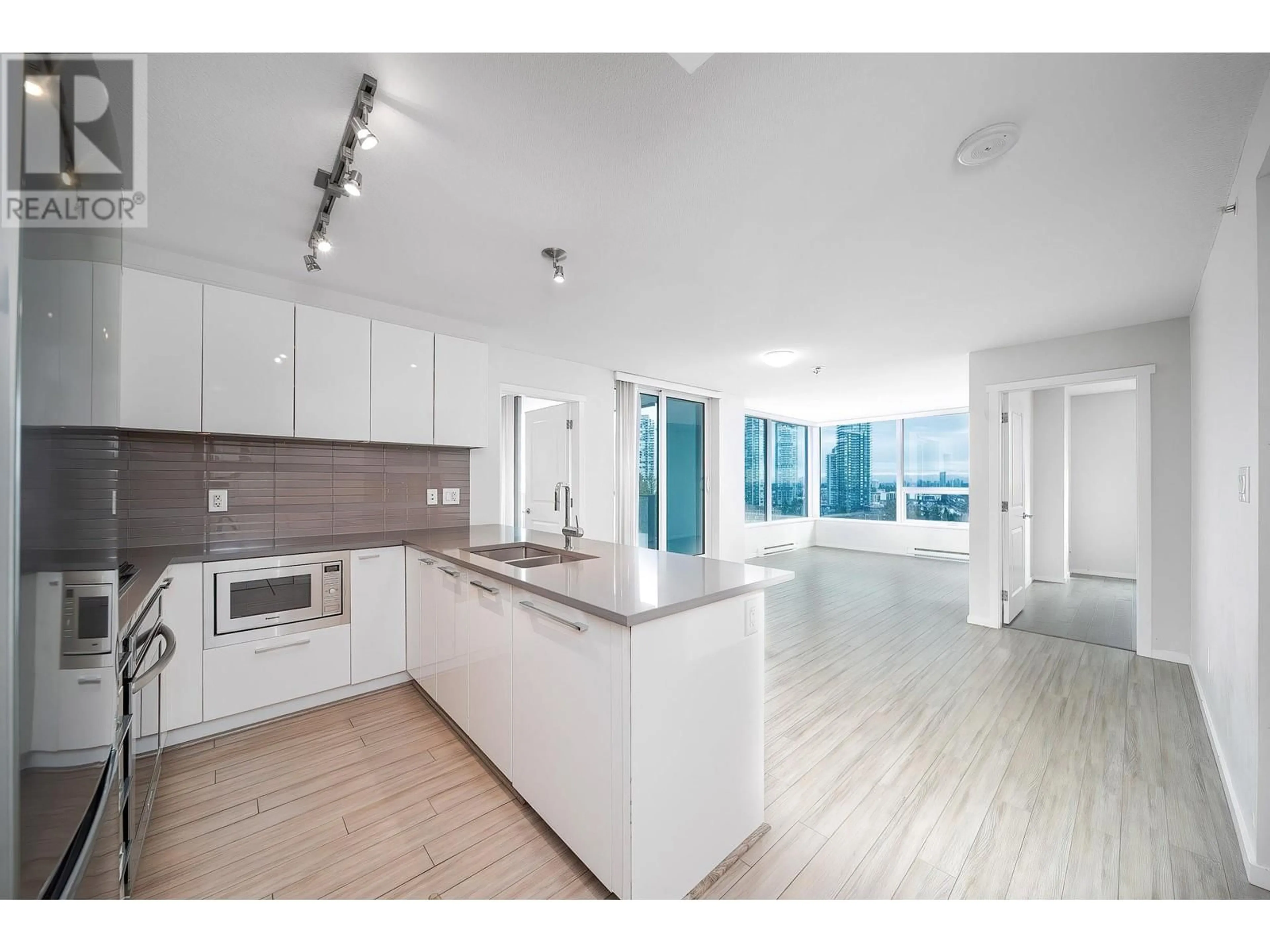 Open concept kitchen, unknown for 1809 - 6658 DOW AVENUE, Burnaby British Columbia V5H0C7
