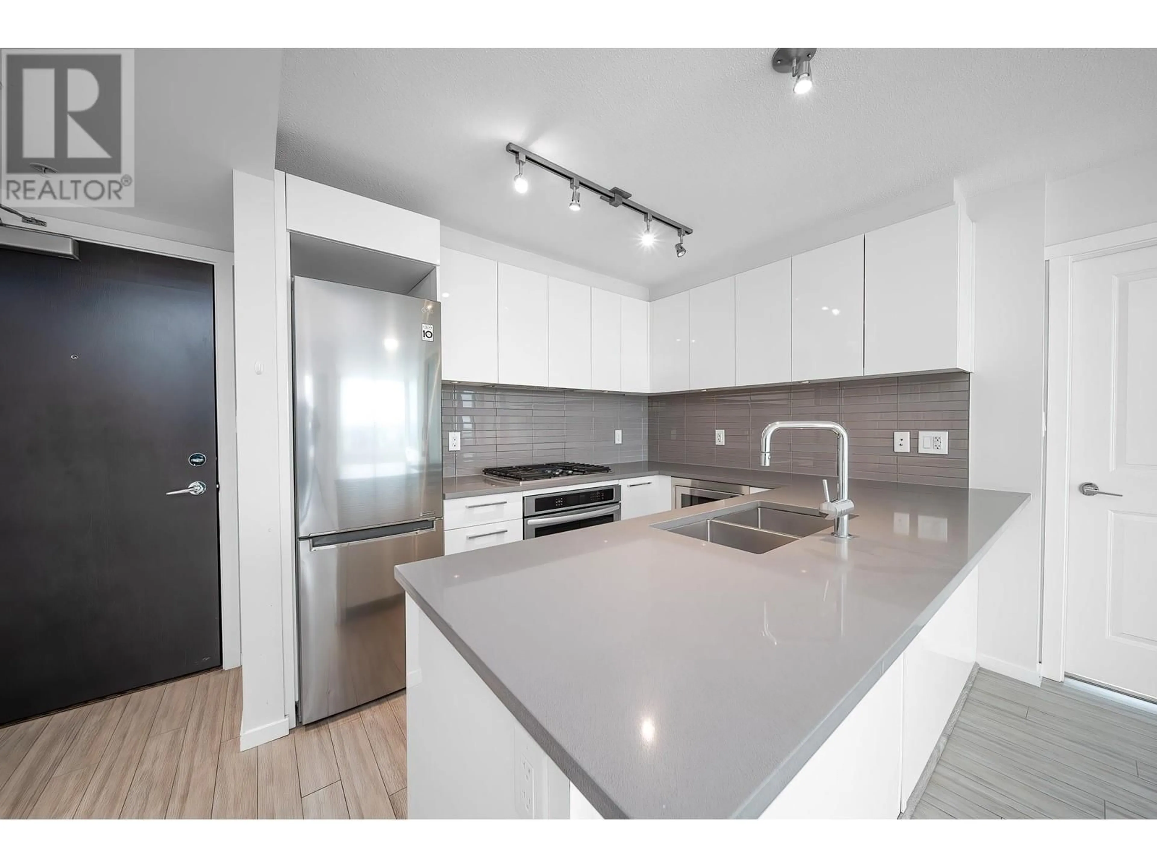 Standard kitchen, unknown for 1809 - 6658 DOW AVENUE, Burnaby British Columbia V5H0C7