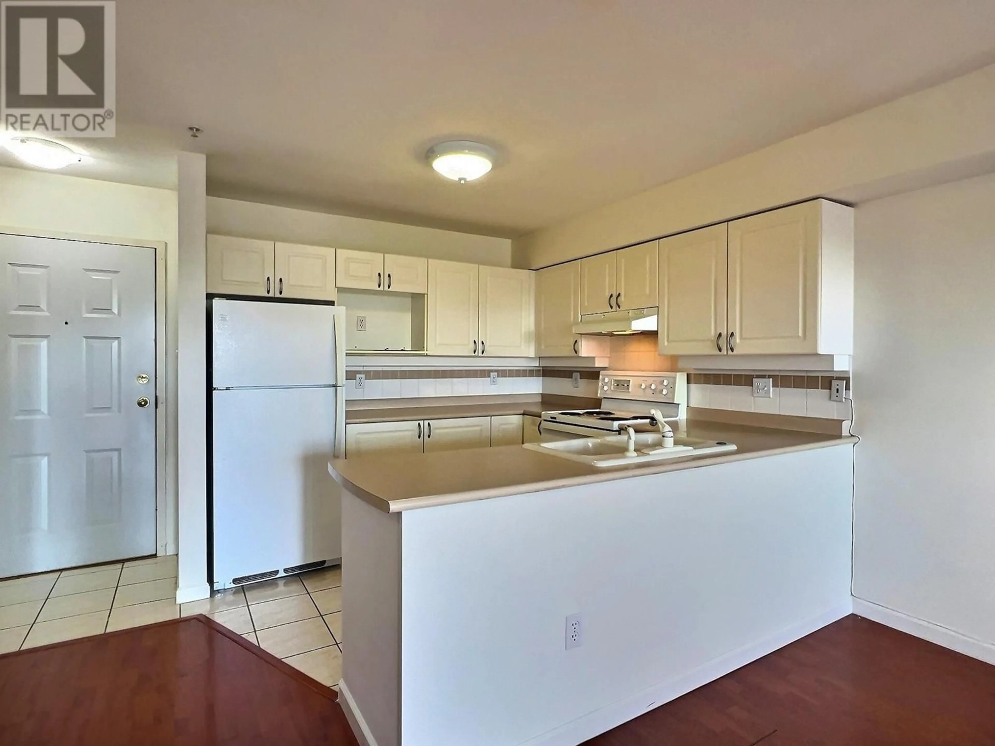 Standard kitchen, wood floors for 306 1591 BOOTH AVENUE, Coquitlam British Columbia V3K1B7