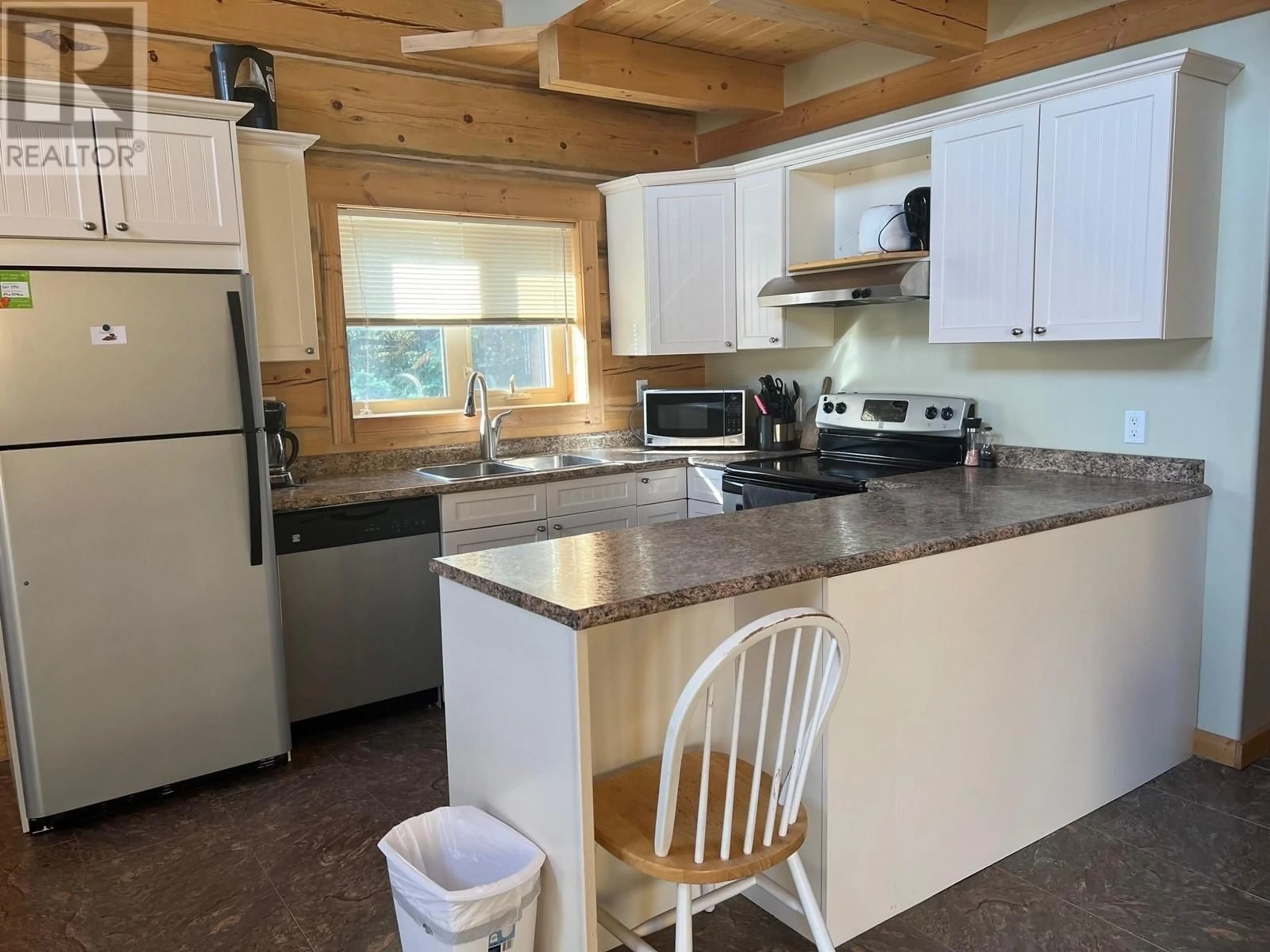 Standard kitchen, wood floors, cottage for 10405 LEMIEUX STREET, Hudsons Hope British Columbia V0C1V0