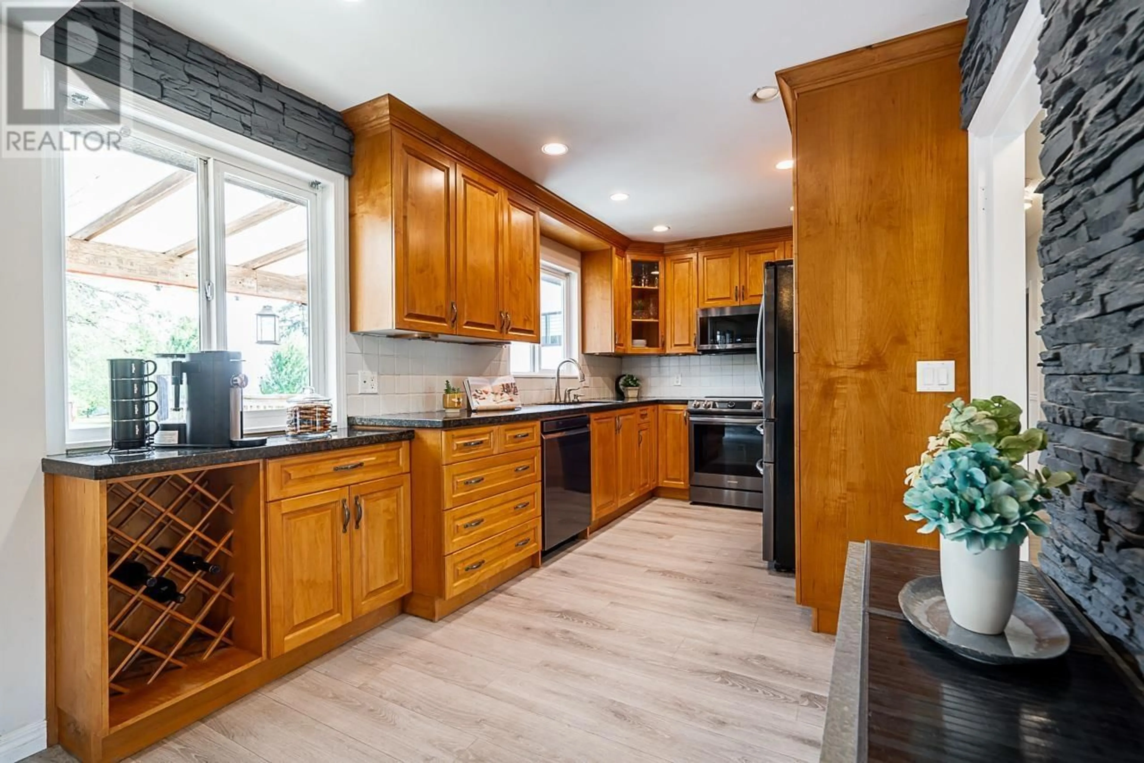 Open concept kitchen for 207 MUNDY STREET, Coquitlam British Columbia V3K5M1