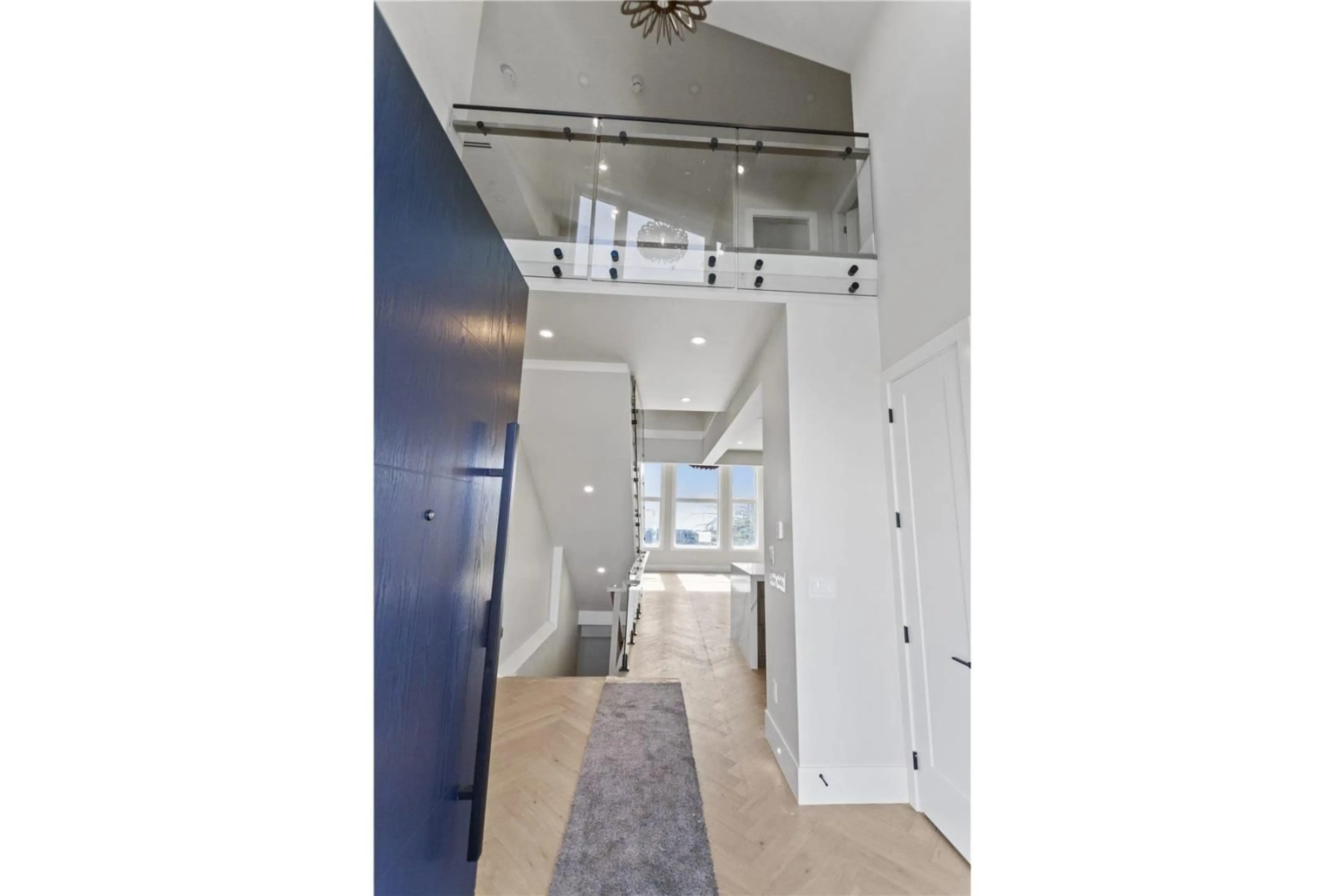 Indoor entryway, not visible floor for 46092 CRESTVIEW DRIVE, Chilliwack British Columbia V2R6G4