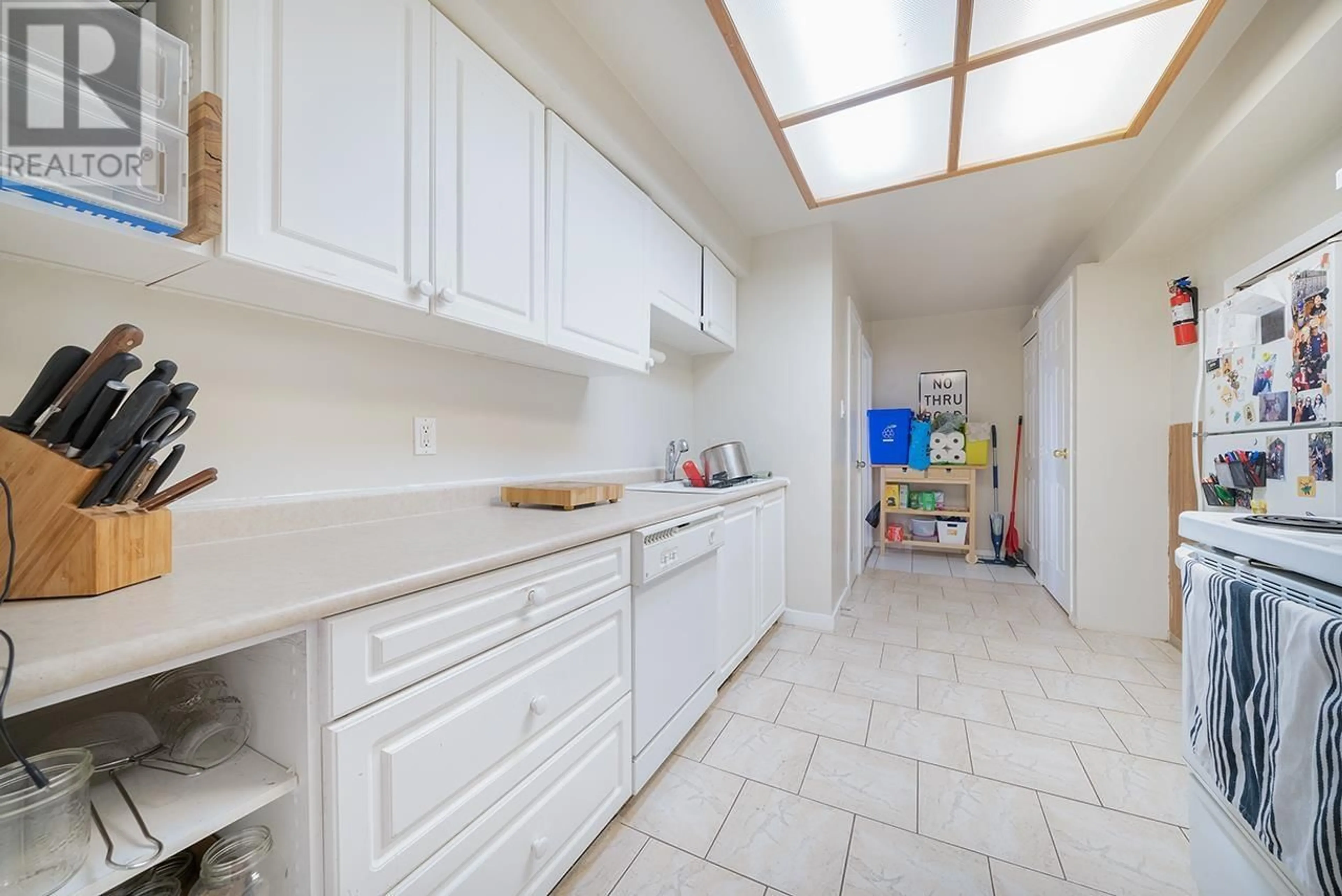 Kitchen, ceramic floors, cottage for 5320 KNIGHT STREET, Vancouver British Columbia V5P2T9