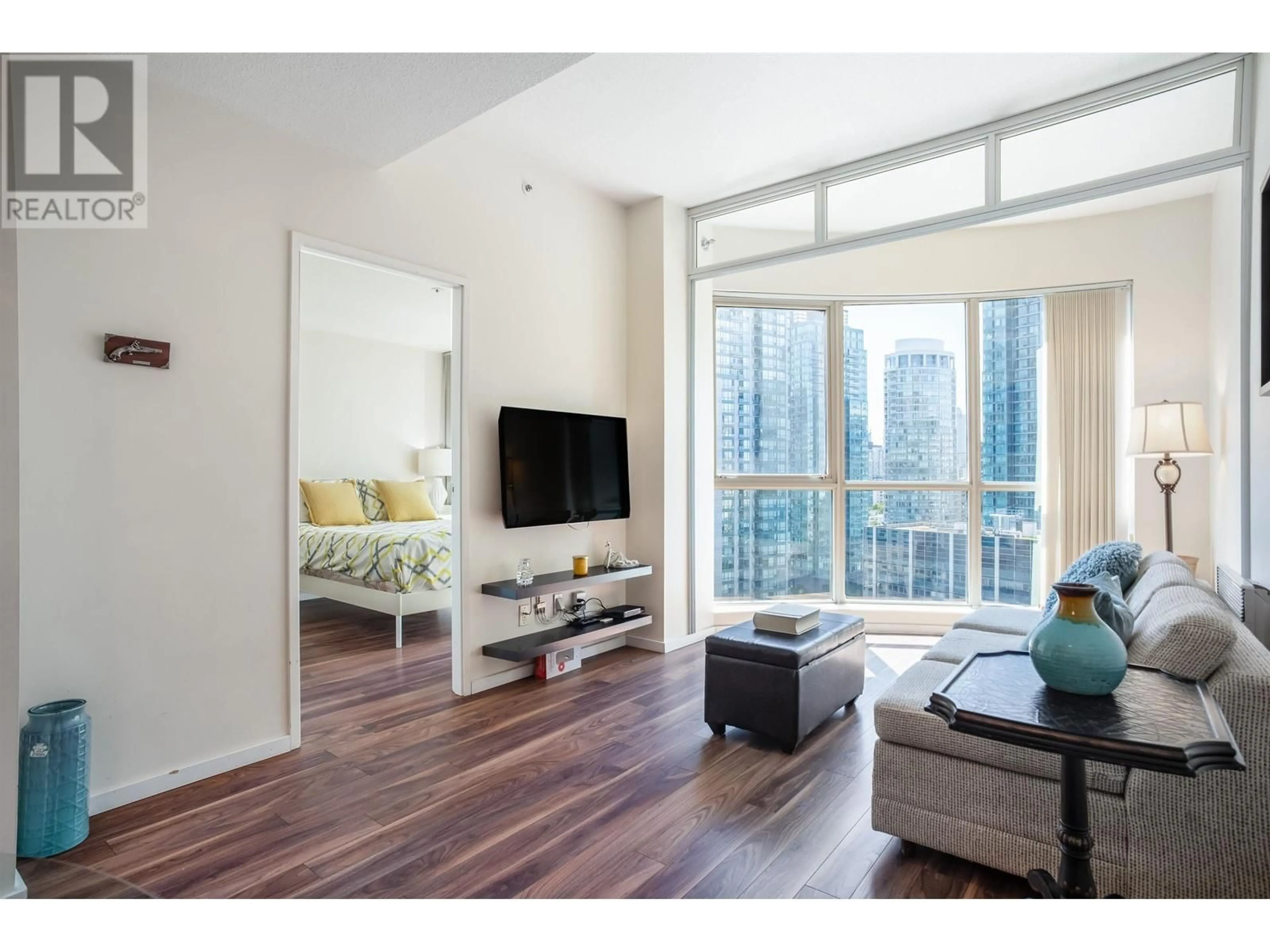 Living room, wood floors for 2408 555 JERVIS STREET, Vancouver British Columbia V6E4N1