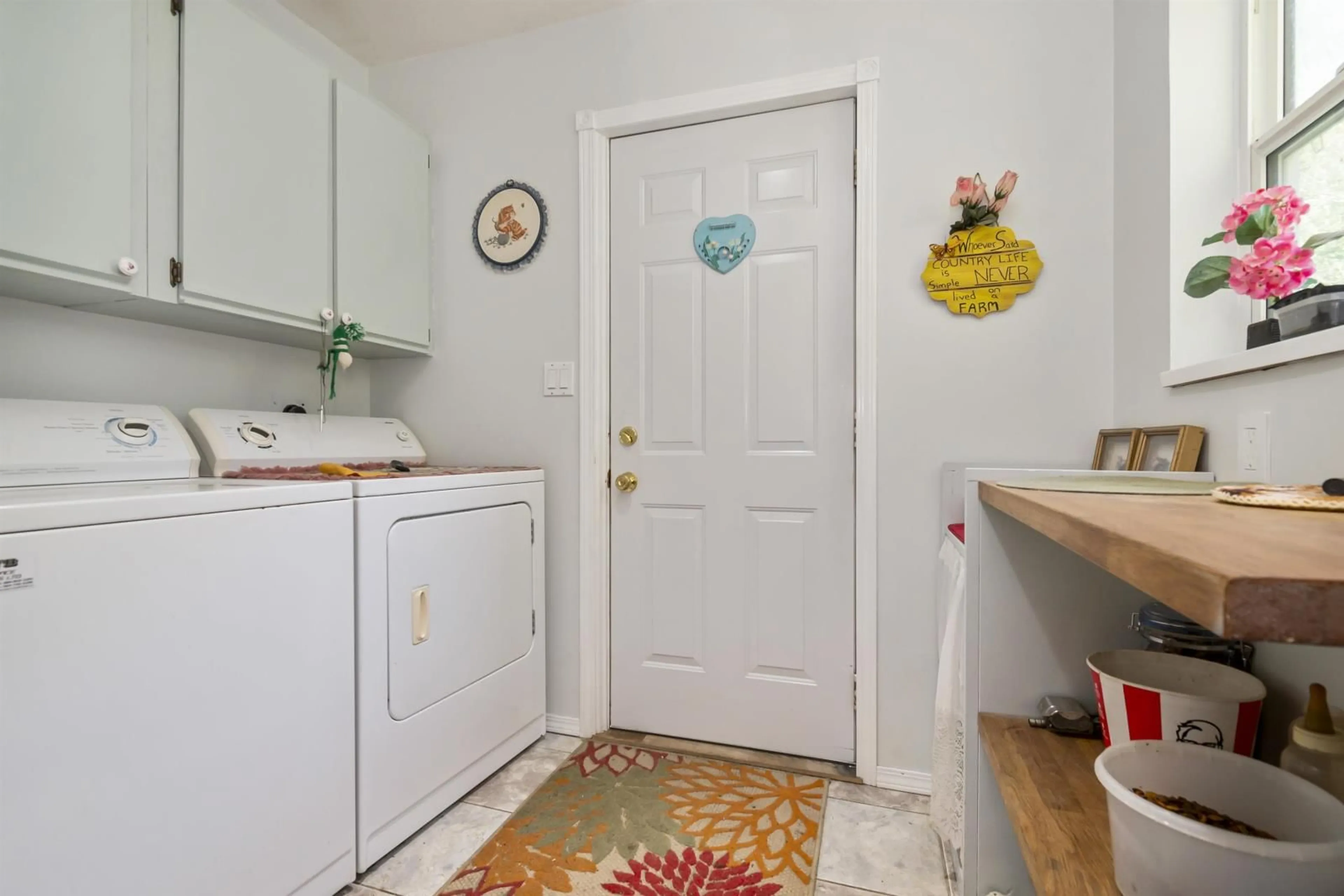 Laundry room for 58608 MCKAY ROAD, Hope British Columbia V0X1L2