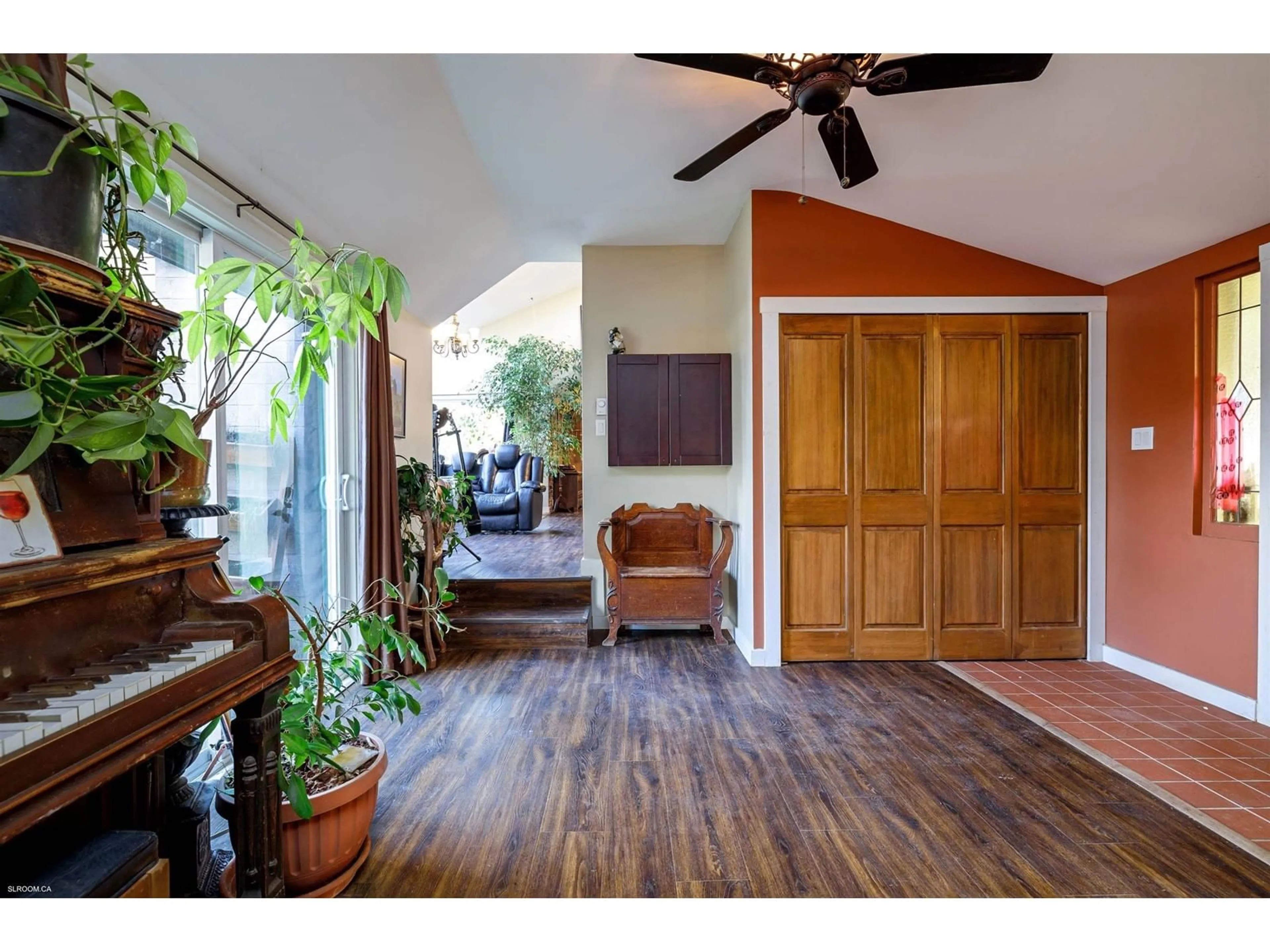 Indoor entryway, wood floors for 30343 DEWDNEY TRUNK ROAD, Mission British Columbia V4S1C3